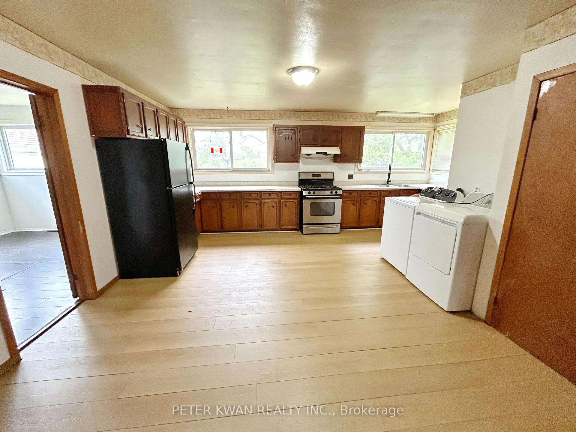 Photo 6 of 4977 John Street, Lincoln, Beamsville — HOMEH