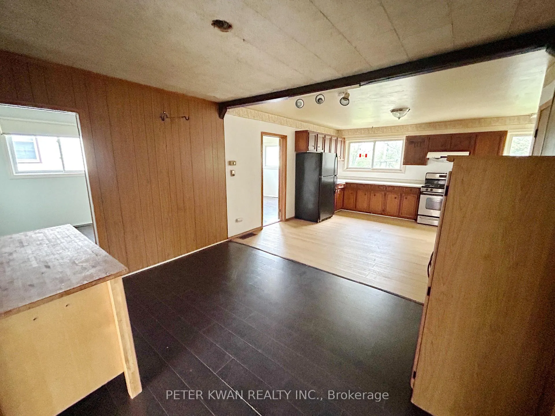 Photo 8 of 4977 John Street, Lincoln, Beamsville — HOMEH