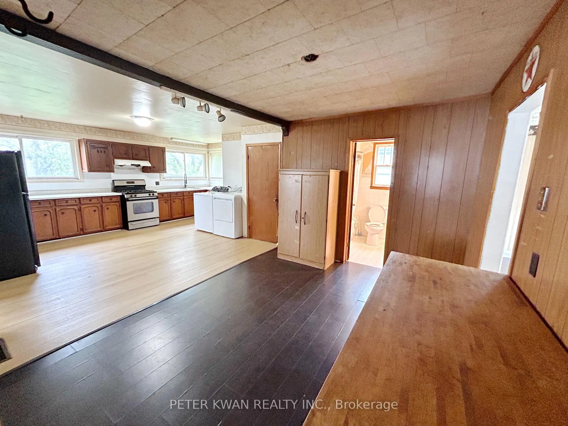 Photo 9 of 4977 John Street, Lincoln, Beamsville — HOMEH