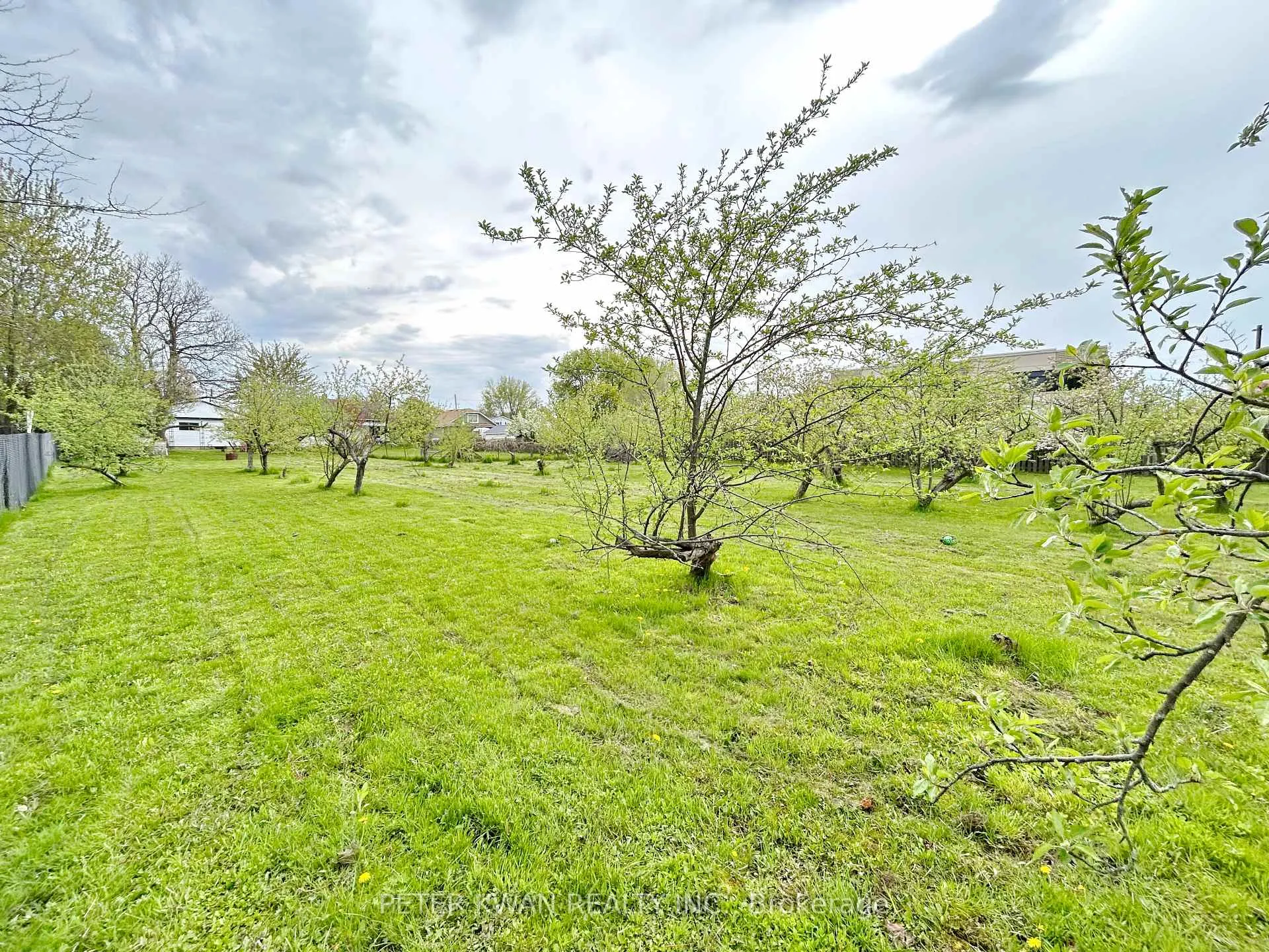 Photo 23 of 4977 John Street, Lincoln, Beamsville — HOMEH