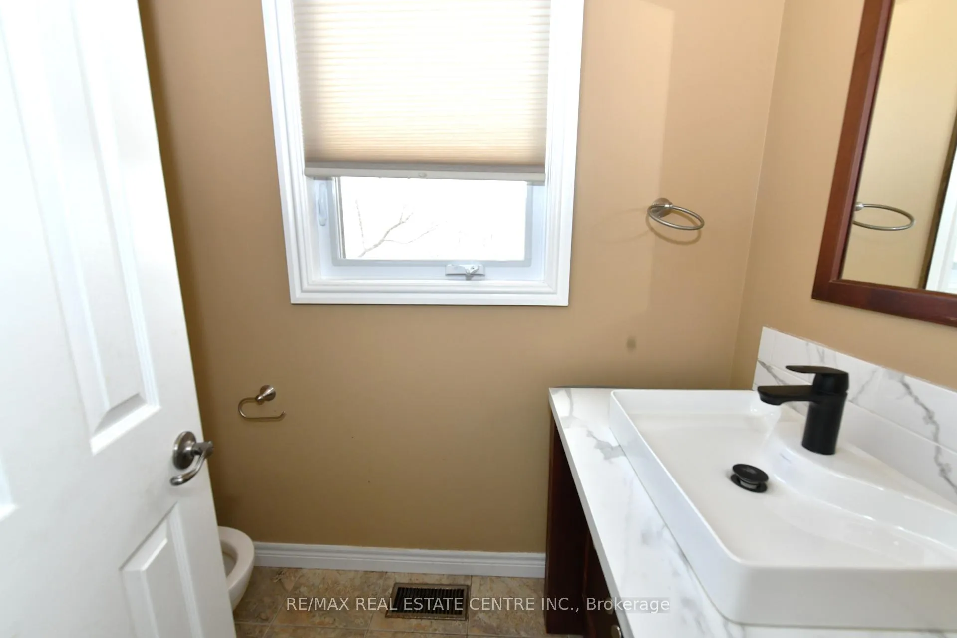 Photo 7 of 540 Wellington Avenue S, North Perth, Listowel — HOMEH
