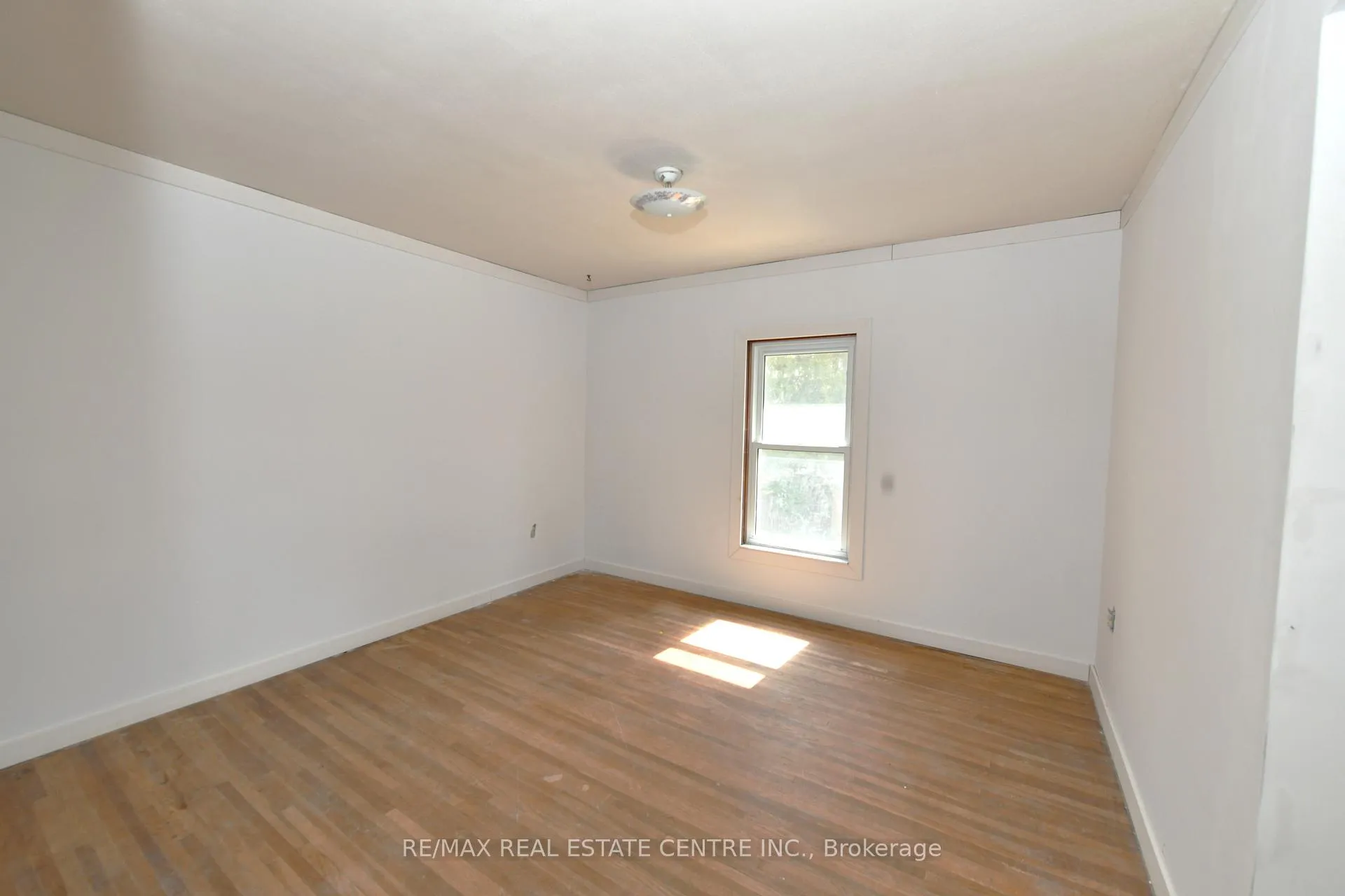 Photo 13 of 540 Wellington Avenue S, North Perth, Listowel — HOMEH