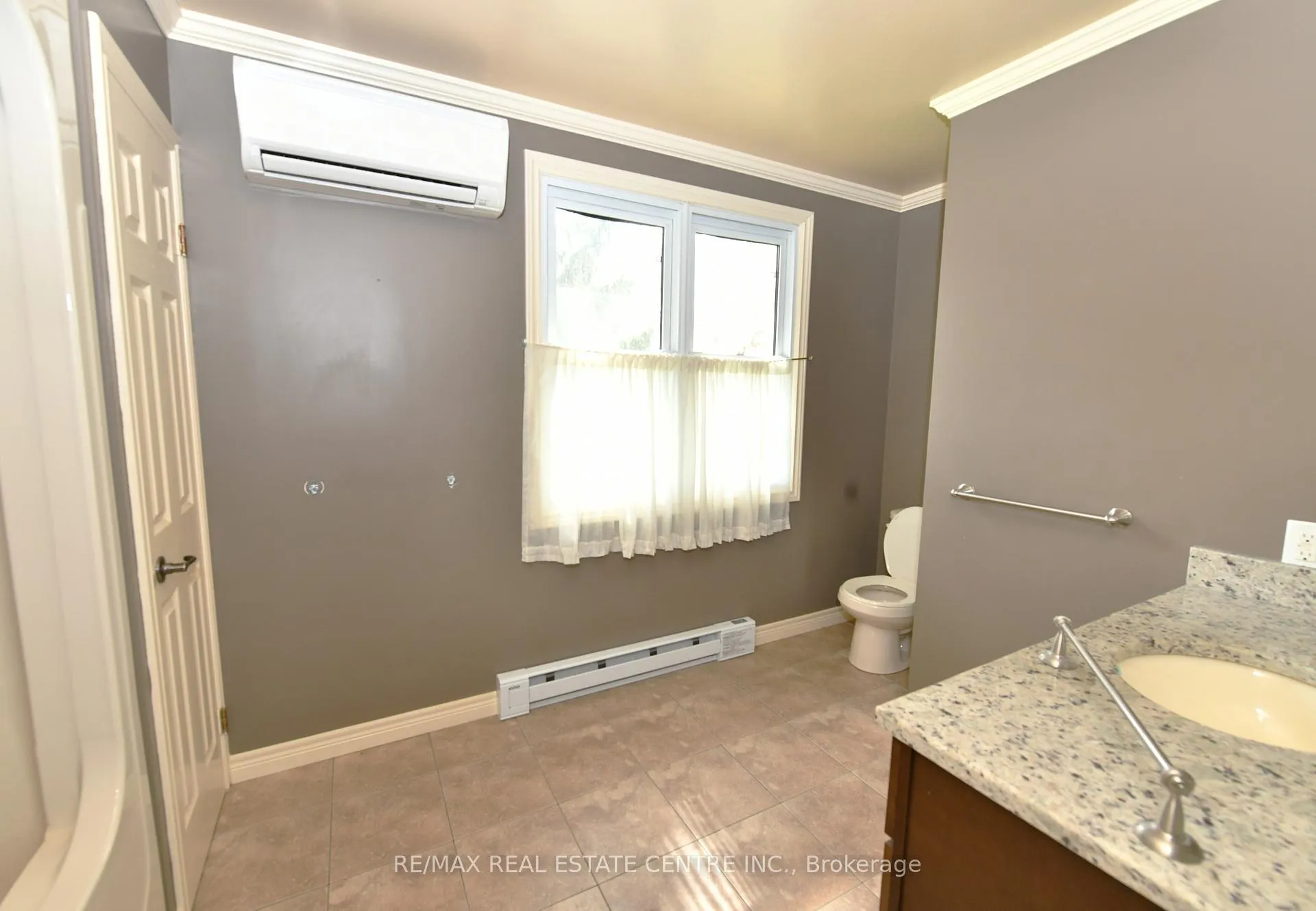 Photo 15 of 540 Wellington Avenue S, North Perth, Listowel — HOMEH