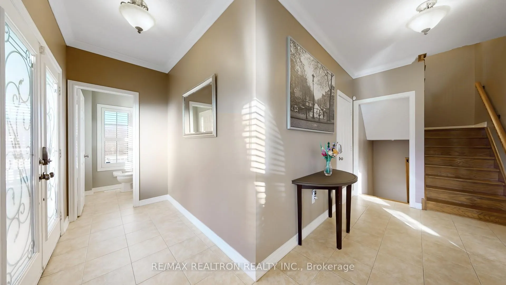Photo 5 of 275 Peak Point Boulevard, Vaughan, Rural Vaughan — HOMEH