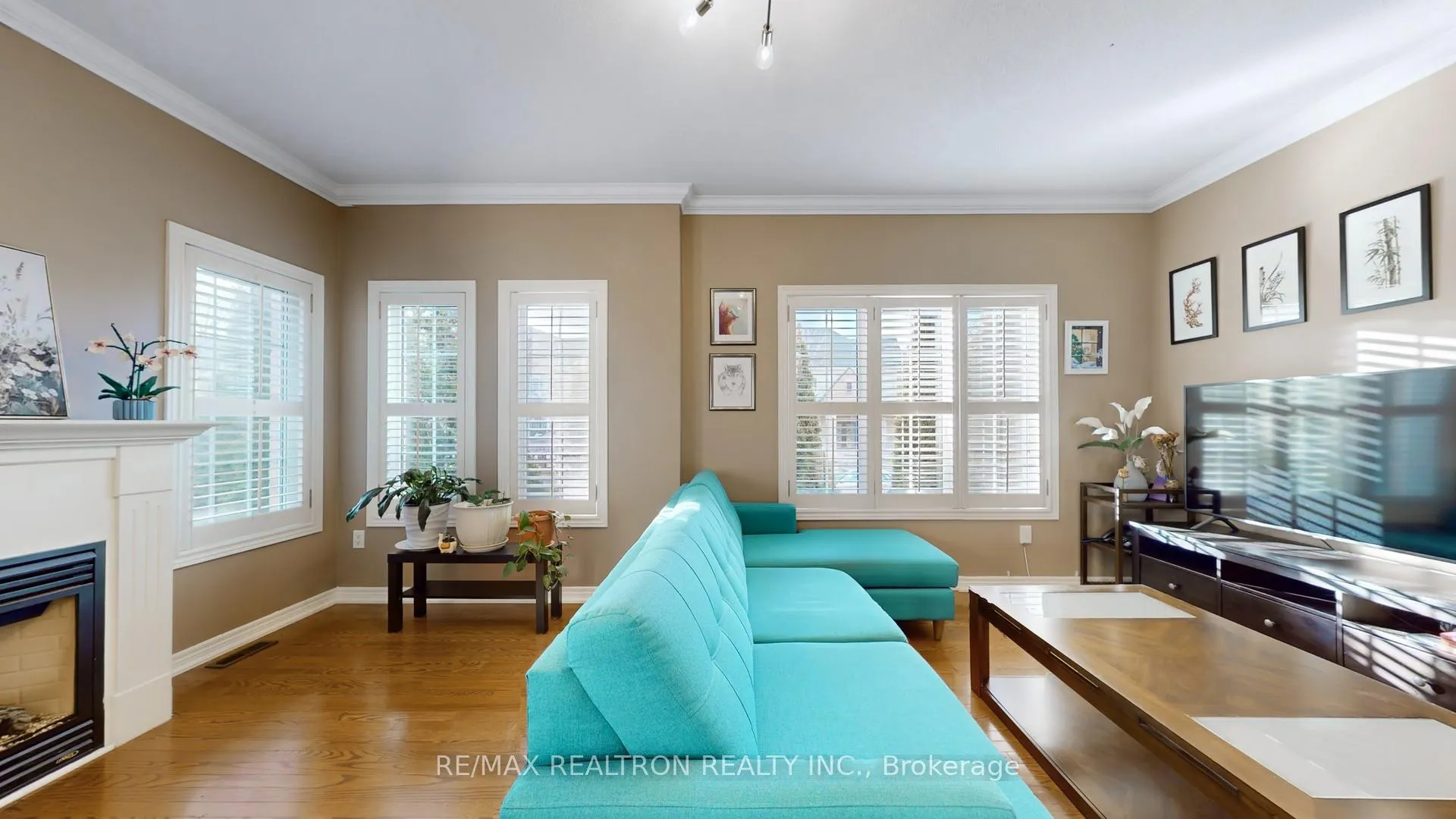 Photo 8 of 275 Peak Point Boulevard, Vaughan, Rural Vaughan — HOMEH