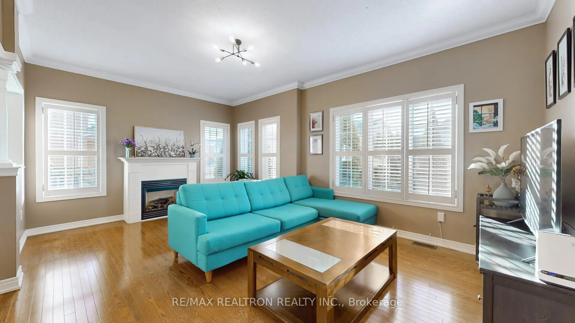 Photo 9 of 275 Peak Point Boulevard, Vaughan, Rural Vaughan — HOMEH