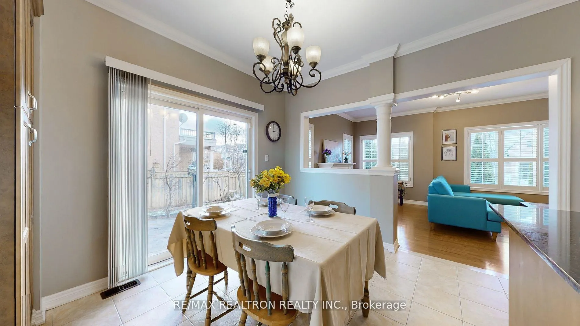 Photo 10 of 275 Peak Point Boulevard, Vaughan, Rural Vaughan — HOMEH