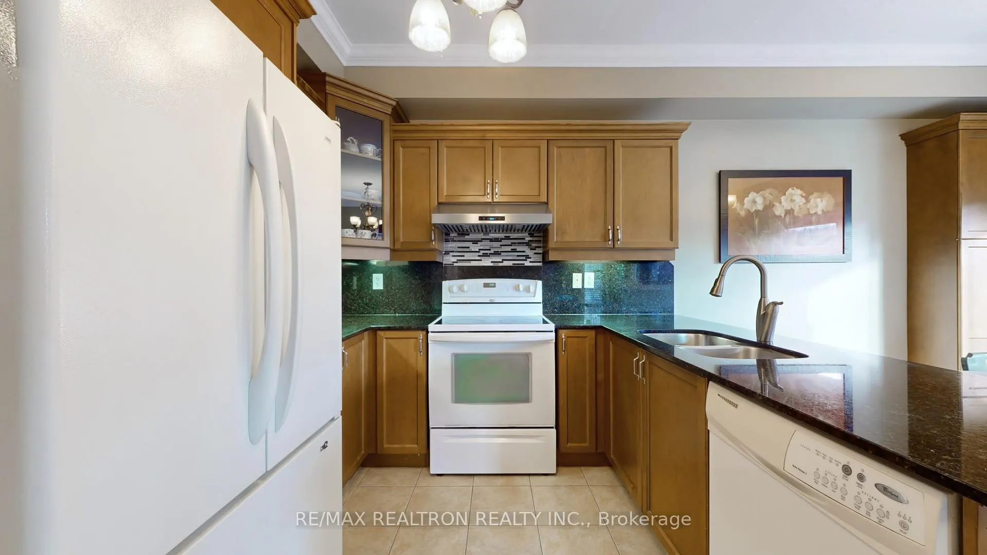 Photo 11 of 275 Peak Point Boulevard, Vaughan, Rural Vaughan — HOMEH