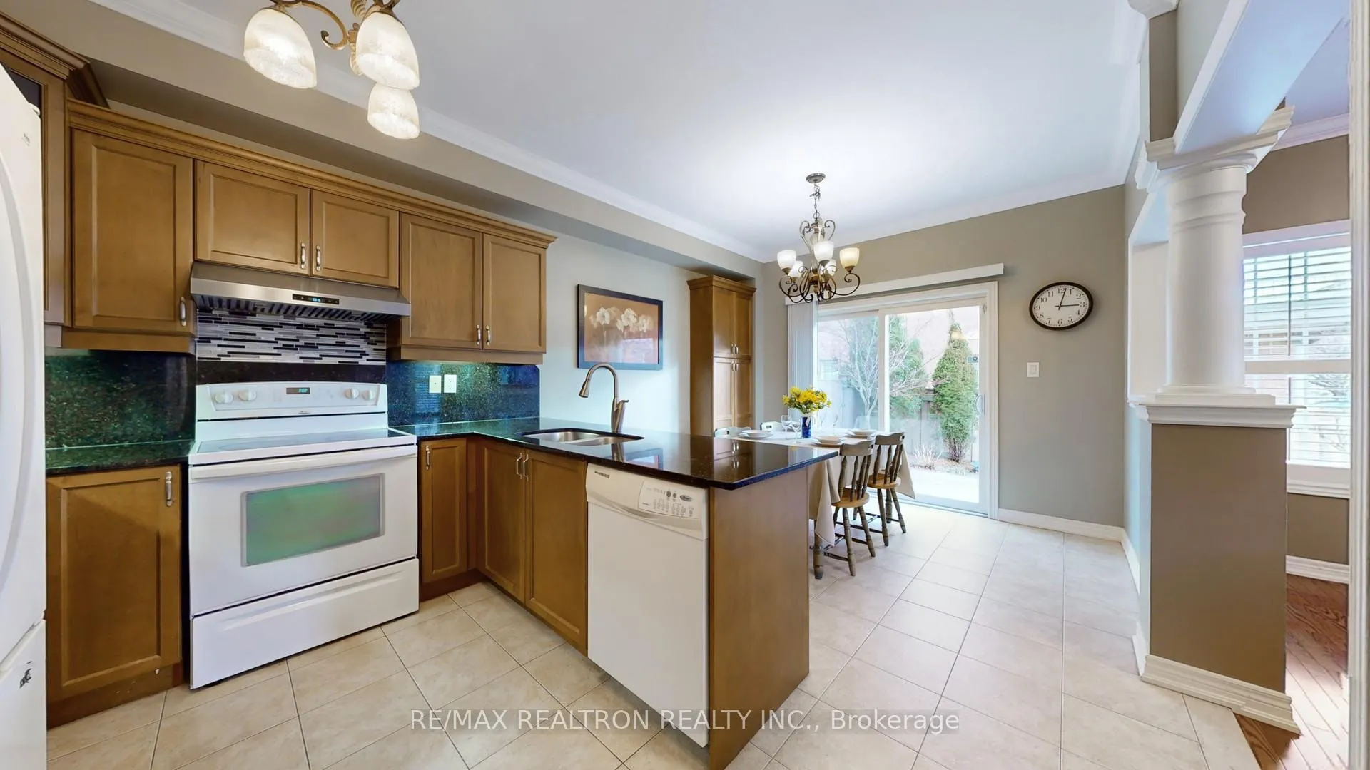 Photo 12 of 275 Peak Point Boulevard, Vaughan, Rural Vaughan — HOMEH