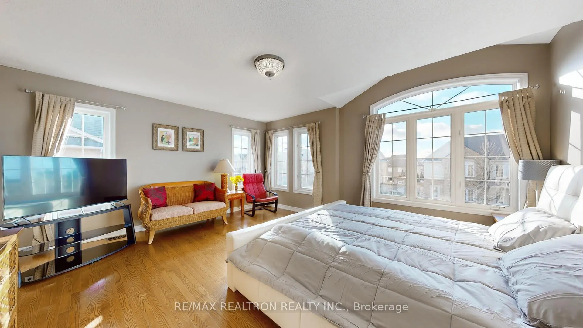 Photo 17 of 275 Peak Point Boulevard, Vaughan, Rural Vaughan — HOMEH