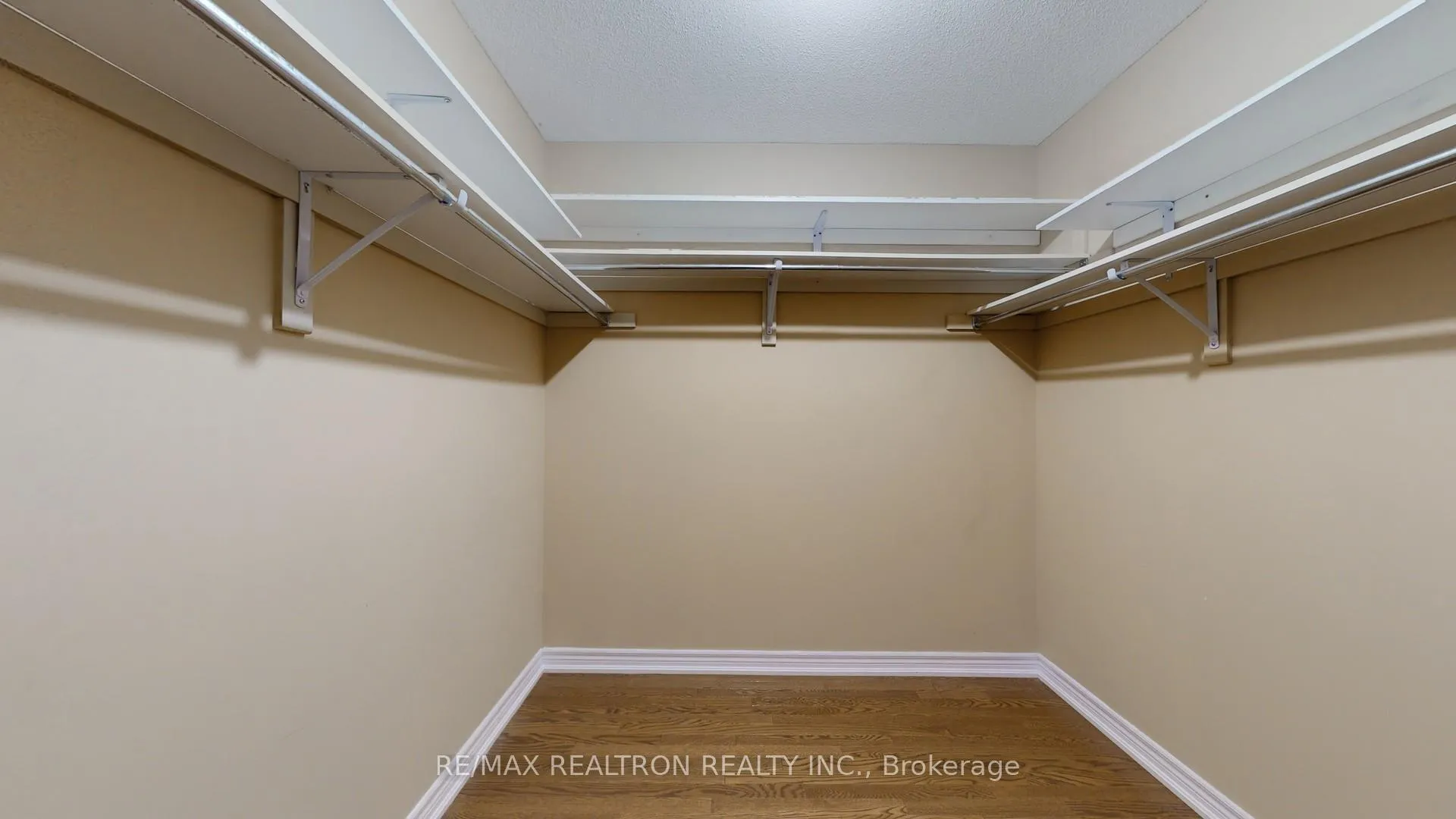 Photo 18 of 275 Peak Point Boulevard, Vaughan, Rural Vaughan — HOMEH