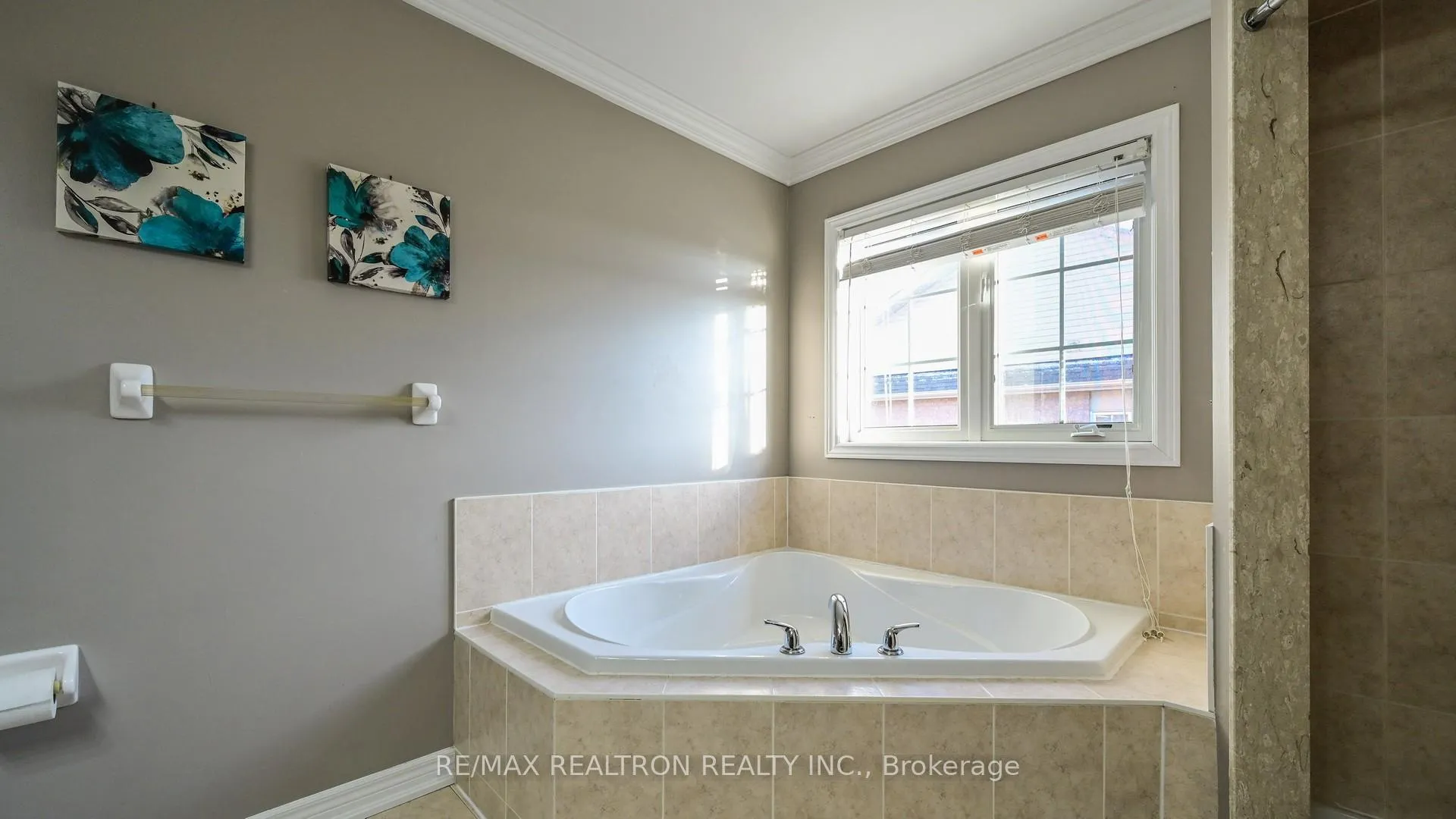 Photo 20 of 275 Peak Point Boulevard, Vaughan, Rural Vaughan — HOMEH
