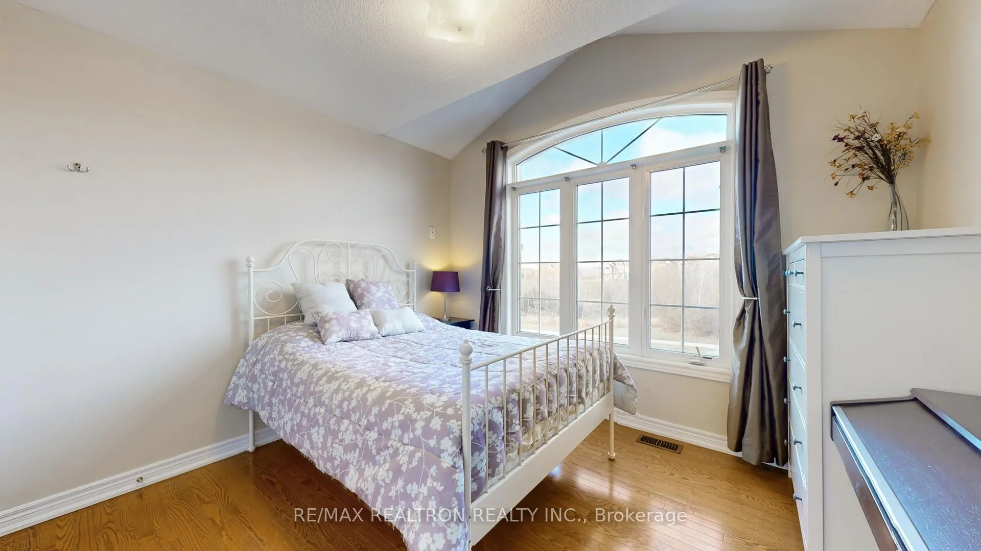 Photo 21 of 275 Peak Point Boulevard, Vaughan, Rural Vaughan — HOMEH