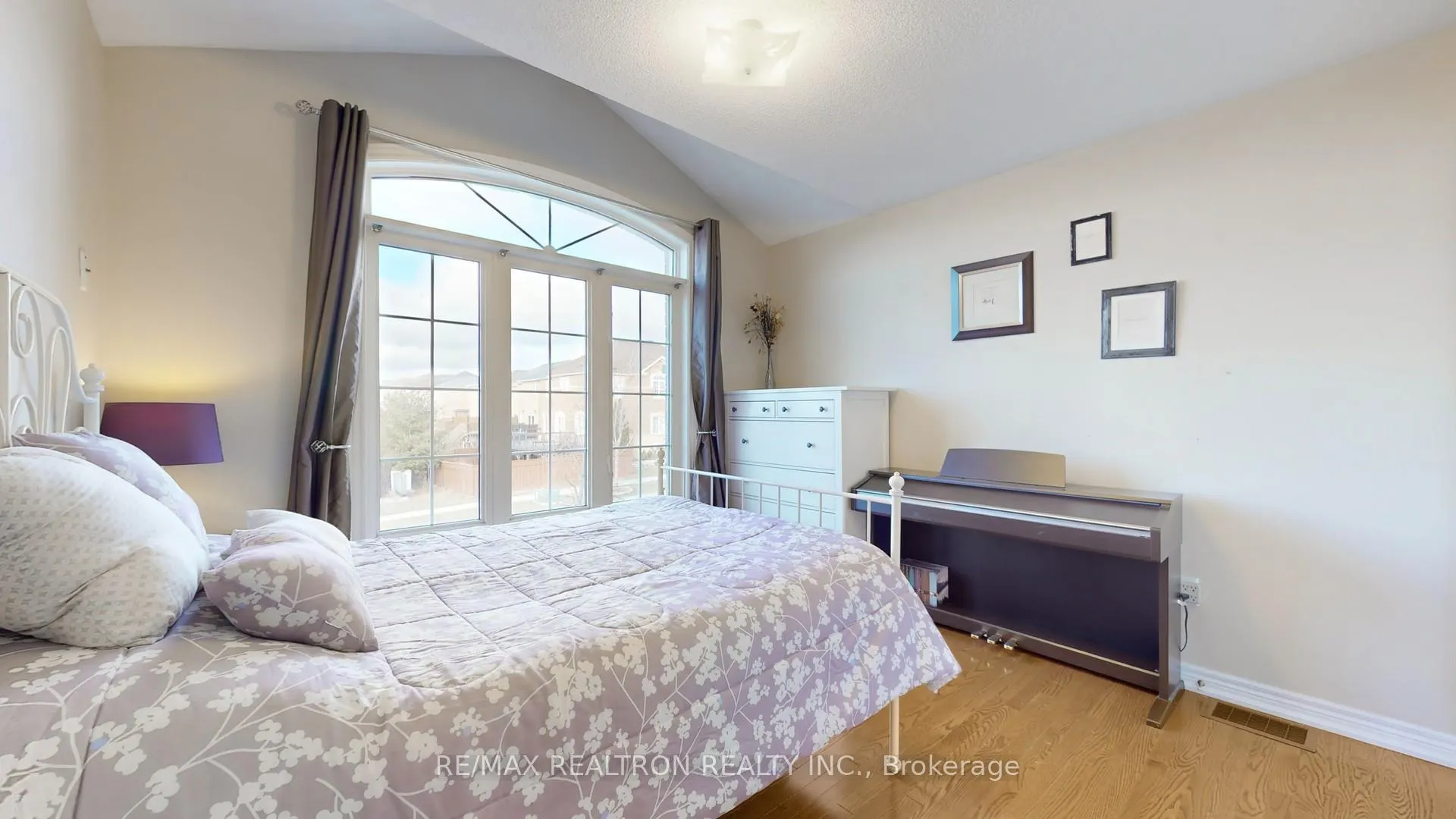 Photo 22 of 275 Peak Point Boulevard, Vaughan, Rural Vaughan — HOMEH
