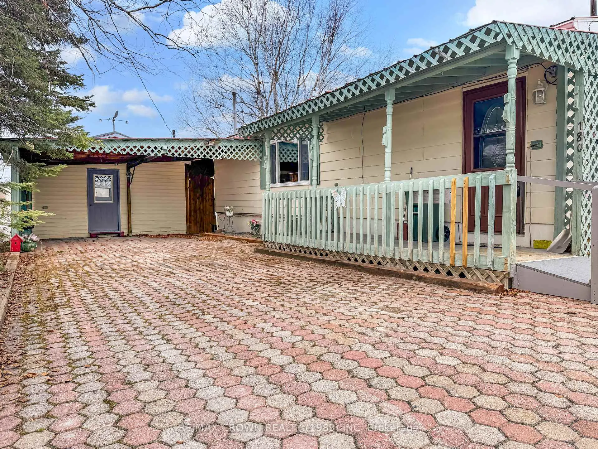 Photo 2 of 180 Trailer Park Road, Smooth Rock Falls, SRF — HOMEH