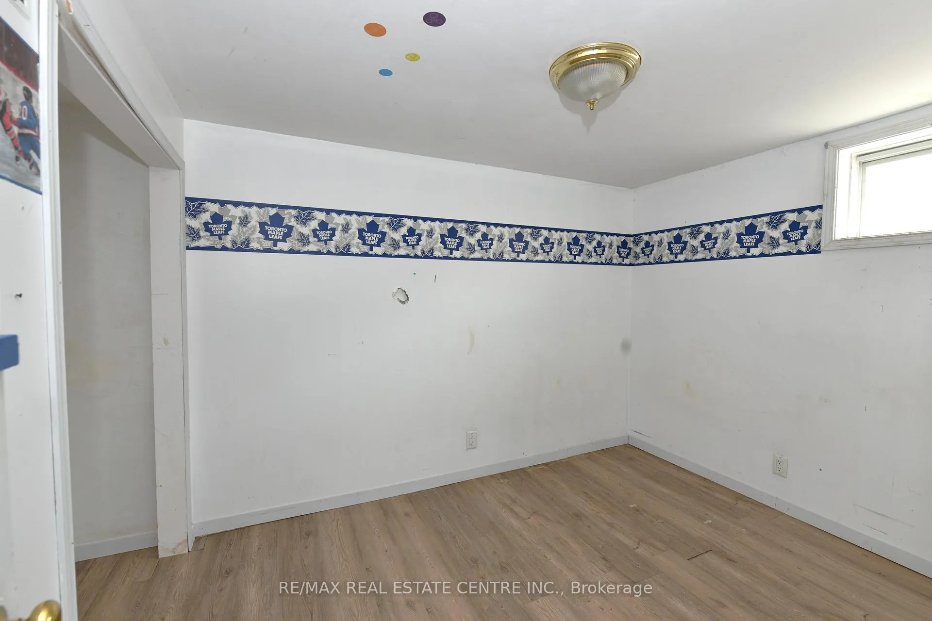 Photo 10 of 274 Wellington Street, St. Thomas — HOMEH