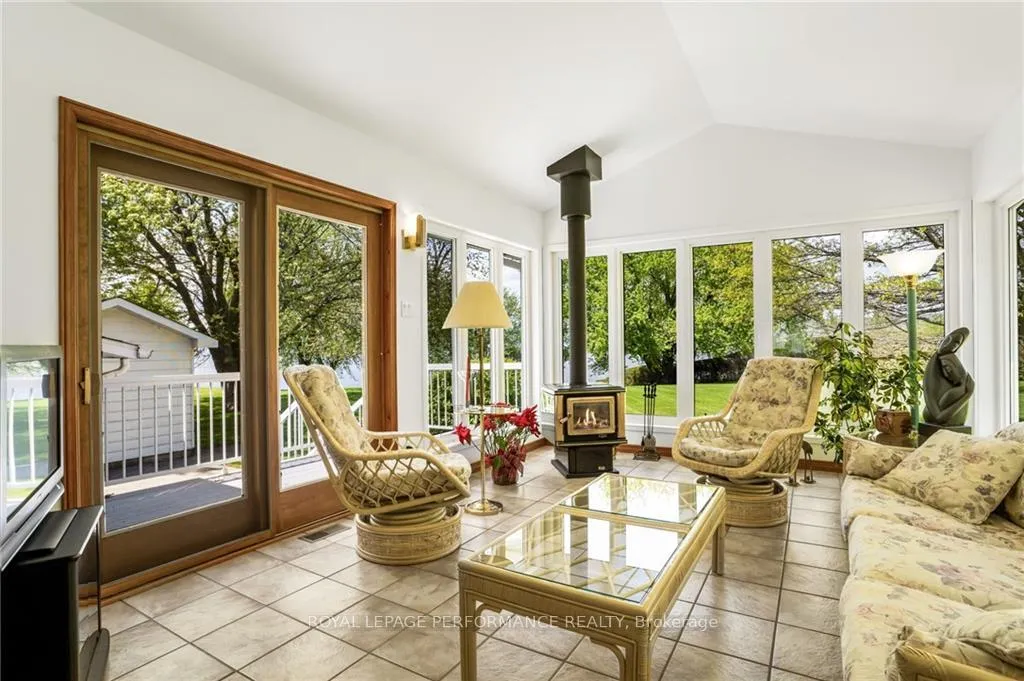 Photo 6 of 1192 Bay Road, Champlain, L'Orignal — HOMEH