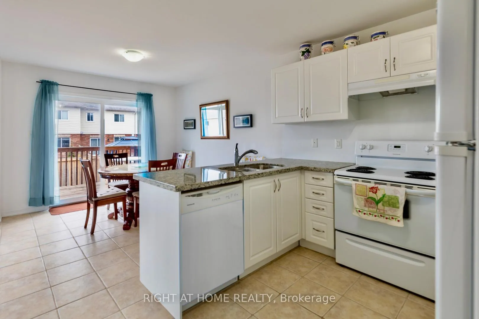 Photo 5 of 2110 galloway Street, Innisfil, Alcona — HOMEH