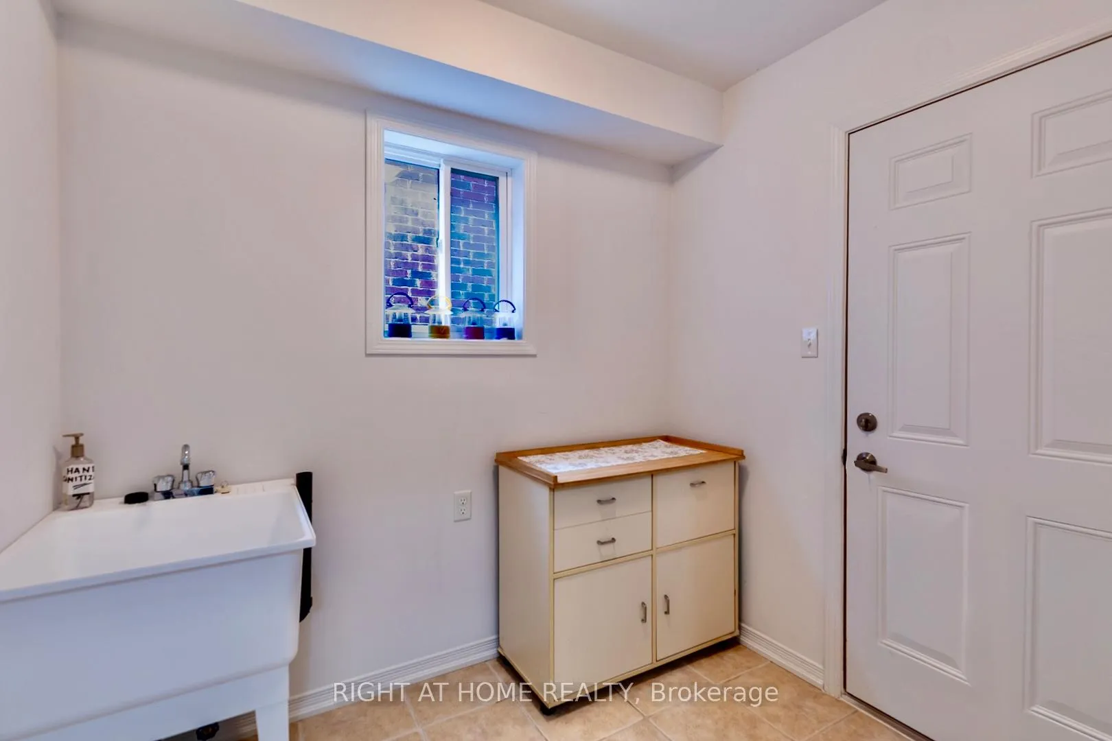Photo 6 of 2110 galloway Street, Innisfil, Alcona — HOMEH