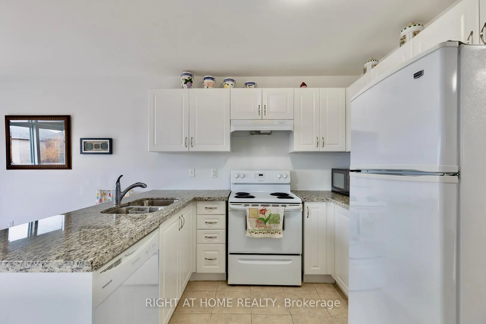 Photo 8 of 2110 galloway Street, Innisfil, Alcona — HOMEH