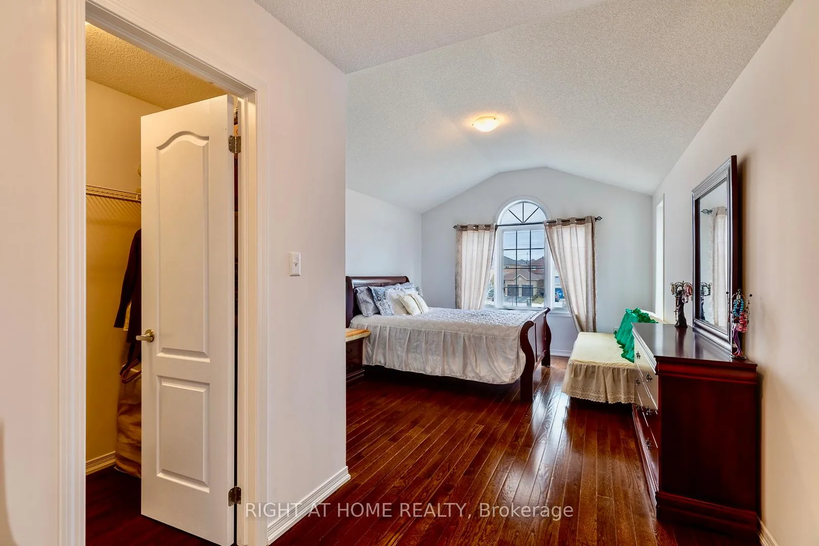 Photo 15 of 2110 galloway Street, Innisfil, Alcona — HOMEH