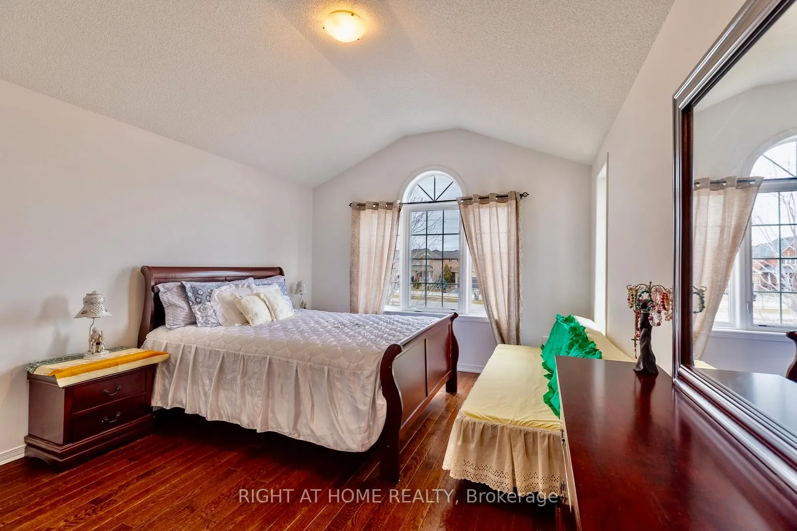 Photo 16 of 2110 galloway Street, Innisfil, Alcona — HOMEH