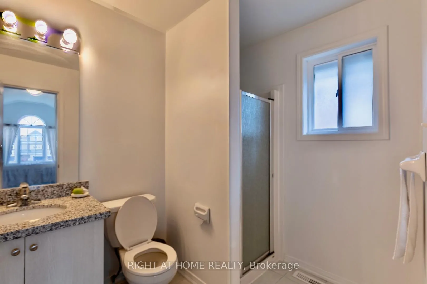 Photo 17 of 2110 galloway Street, Innisfil, Alcona — HOMEH