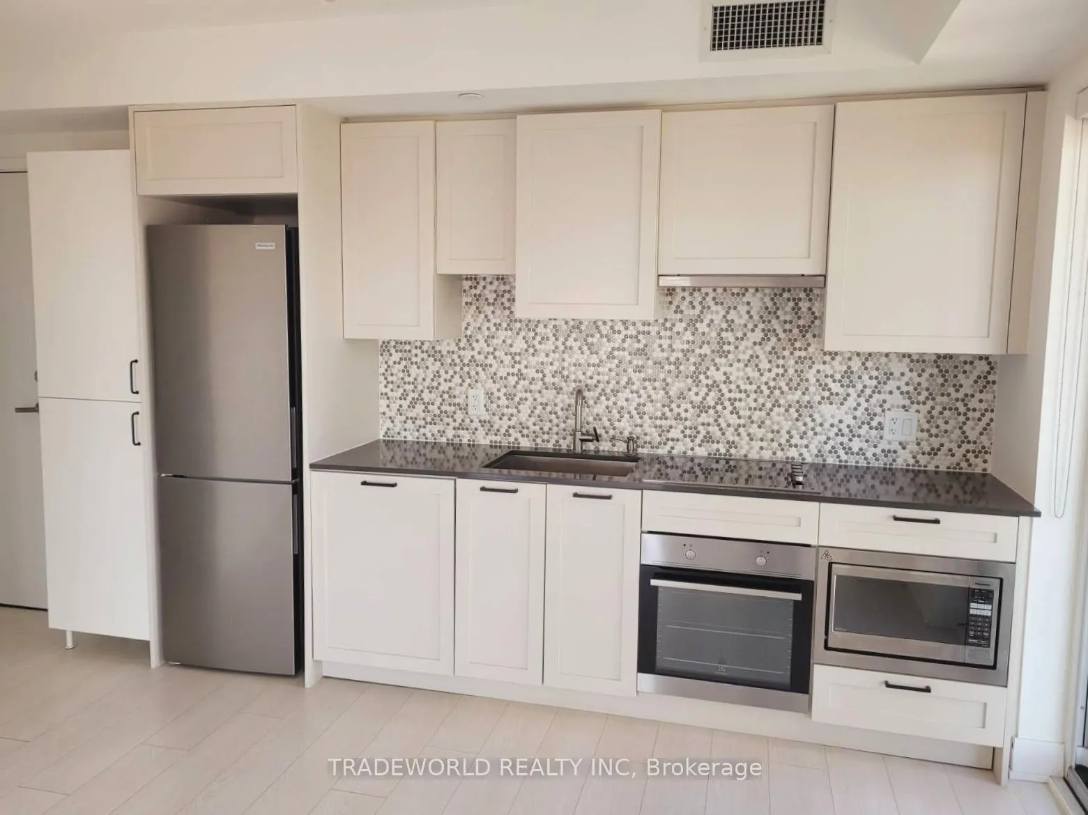 Photo 7 of Unit 3604, 195 Redpath Avenue, Toronto, Mount Pleasant West — HOMEH