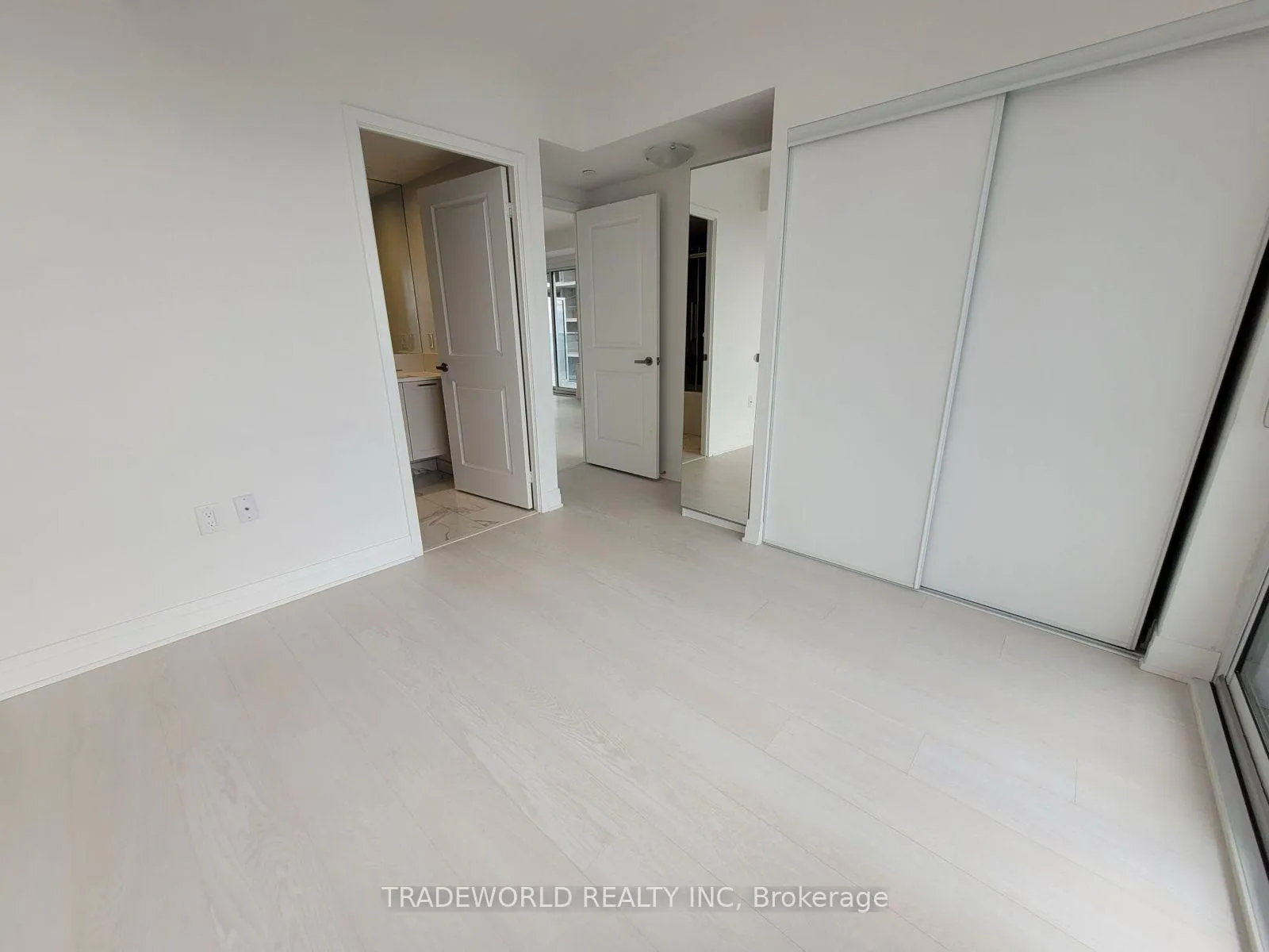 Photo 11 of Unit 3604, 195 Redpath Avenue, Toronto, Mount Pleasant West — HOMEH