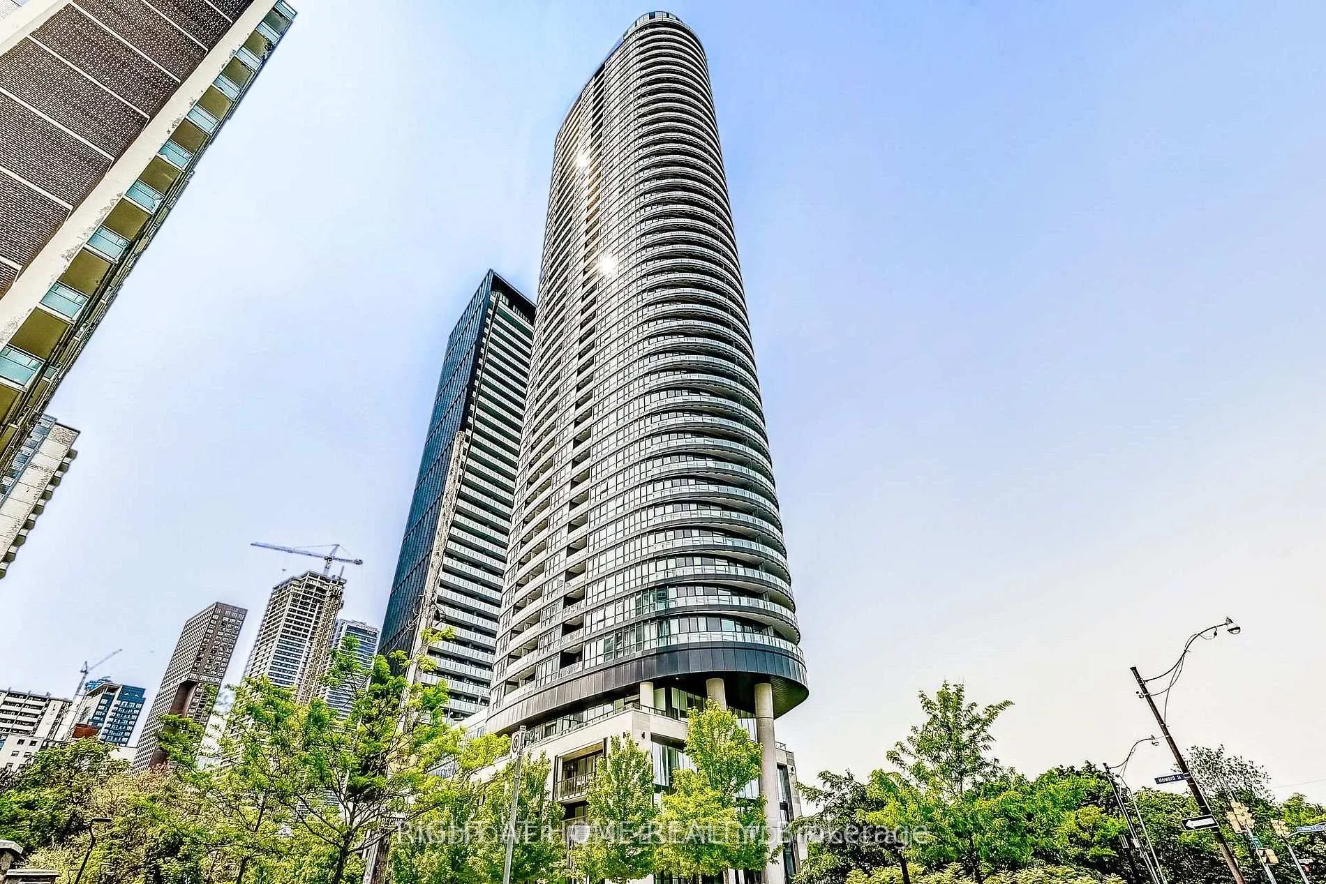 Photo 1 of Unit 2416, 585 Bloor Street E, Toronto, North St. James Town — HOMEH