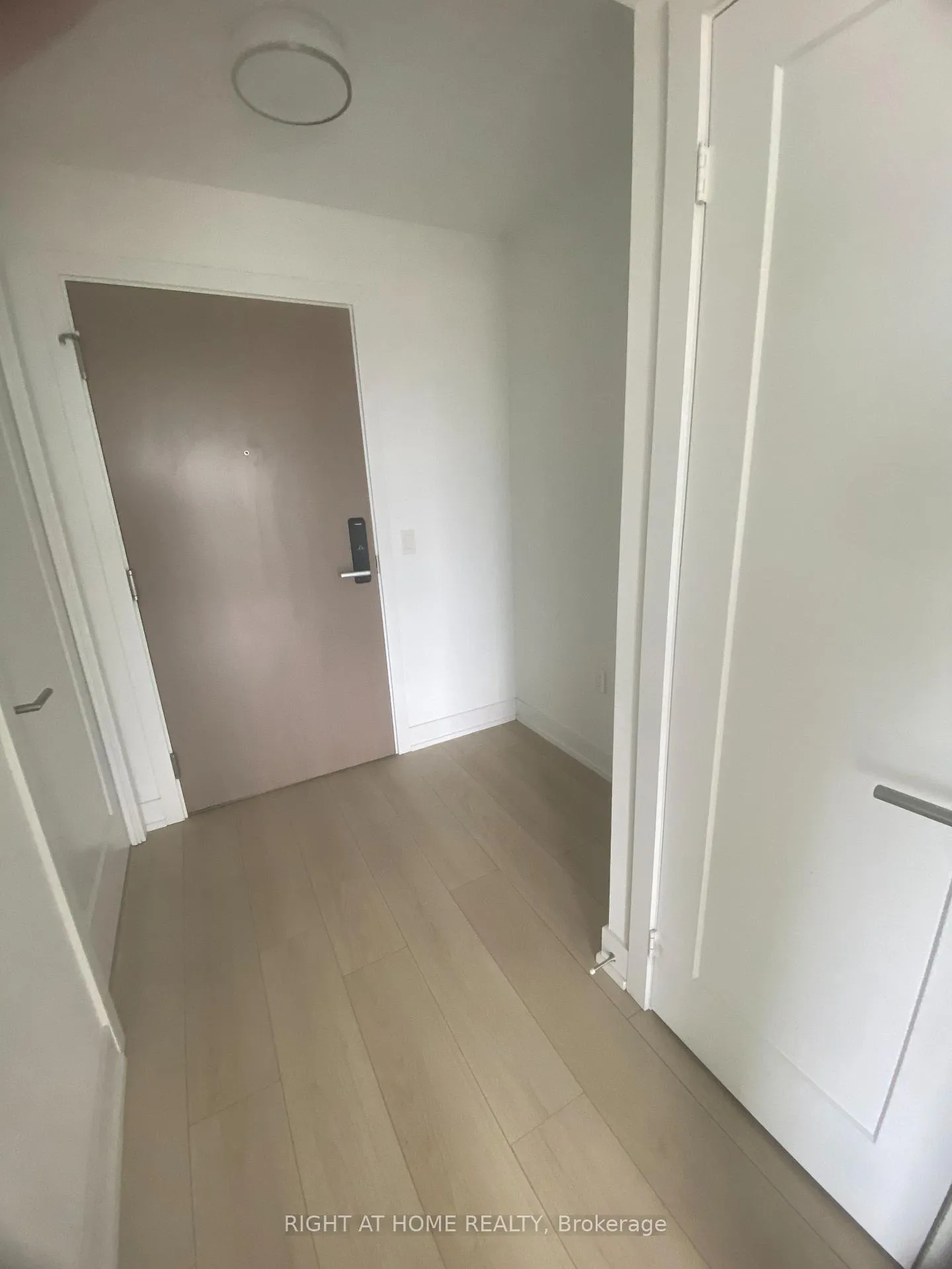 Photo 5 of Unit 2416, 585 Bloor Street E, Toronto, North St. James Town — HOMEH
