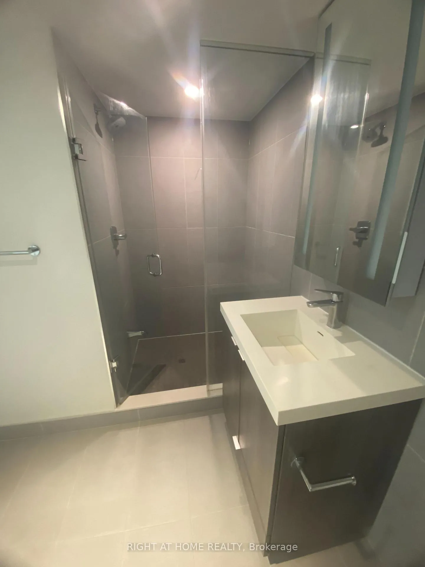 Photo 8 of Unit 2416, 585 Bloor Street E, Toronto, North St. James Town — HOMEH
