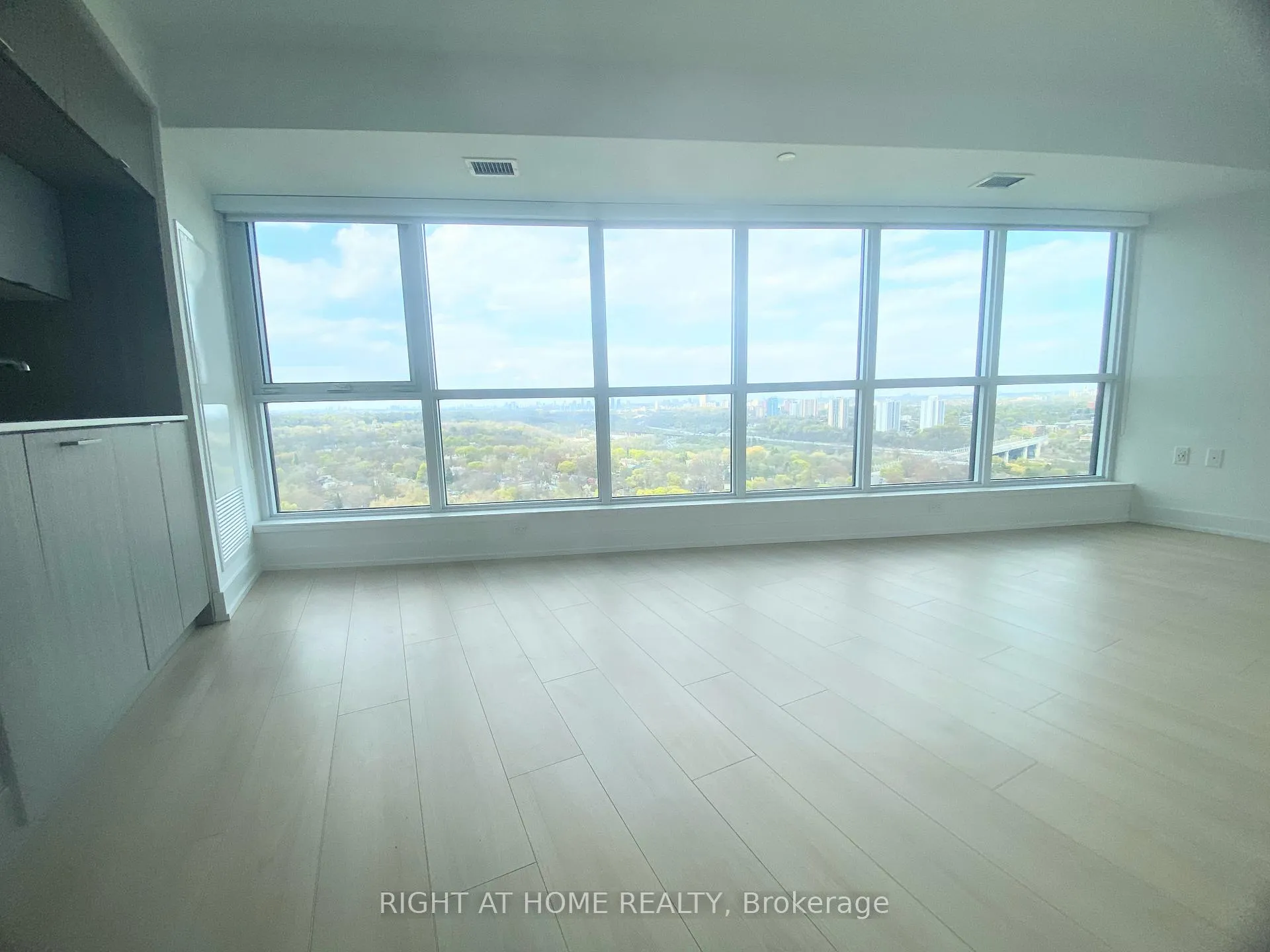 Photo 12 of Unit 2416, 585 Bloor Street E, Toronto, North St. James Town — HOMEH