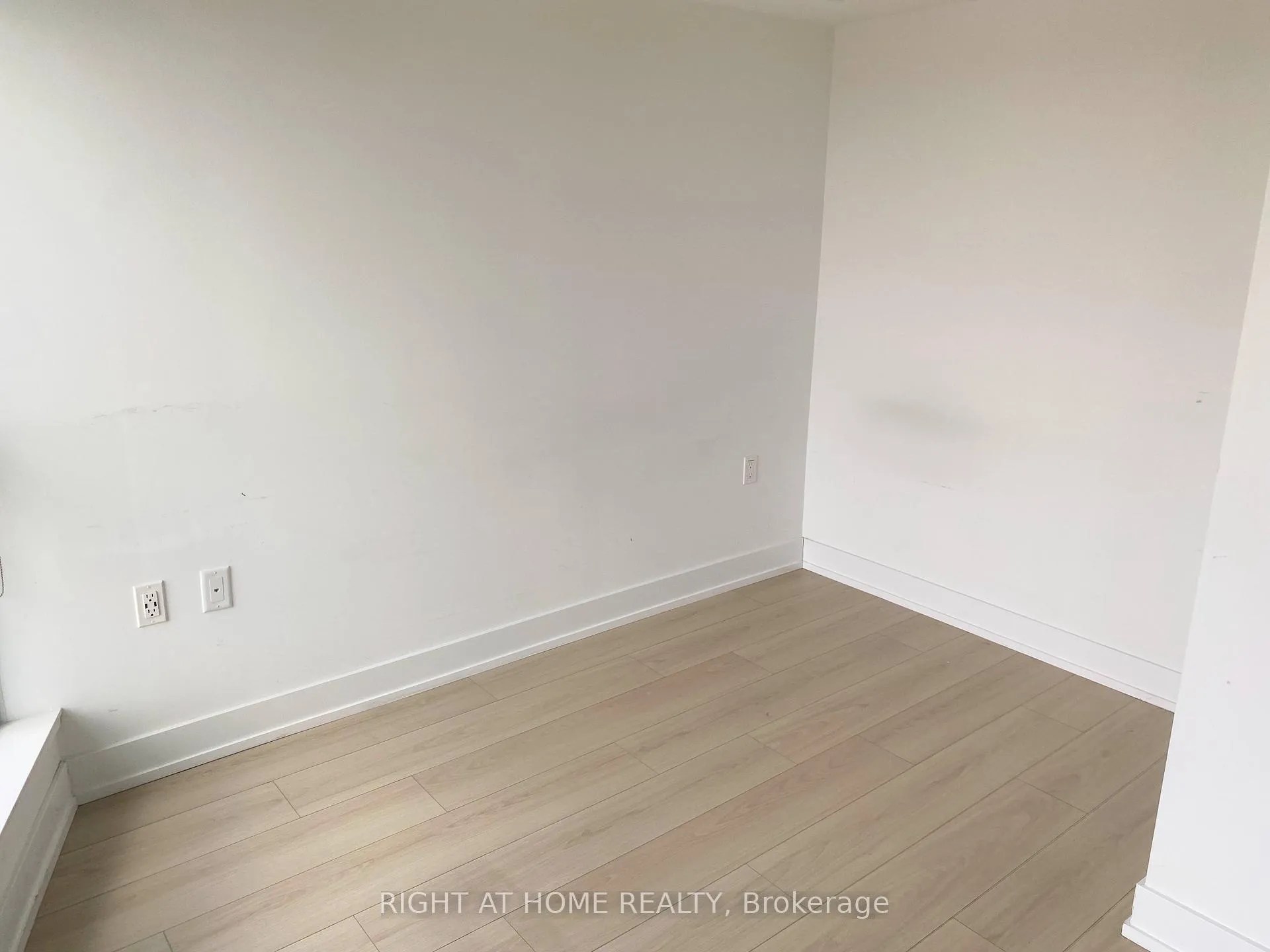 Photo 13 of Unit 2416, 585 Bloor Street E, Toronto, North St. James Town — HOMEH