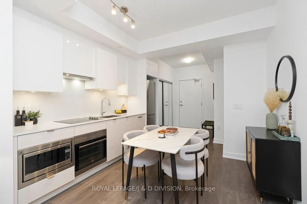 Photo 6 of Unit 1807, 99 Broadway Avenue, Toronto, Mount Pleasant West — HOMEH