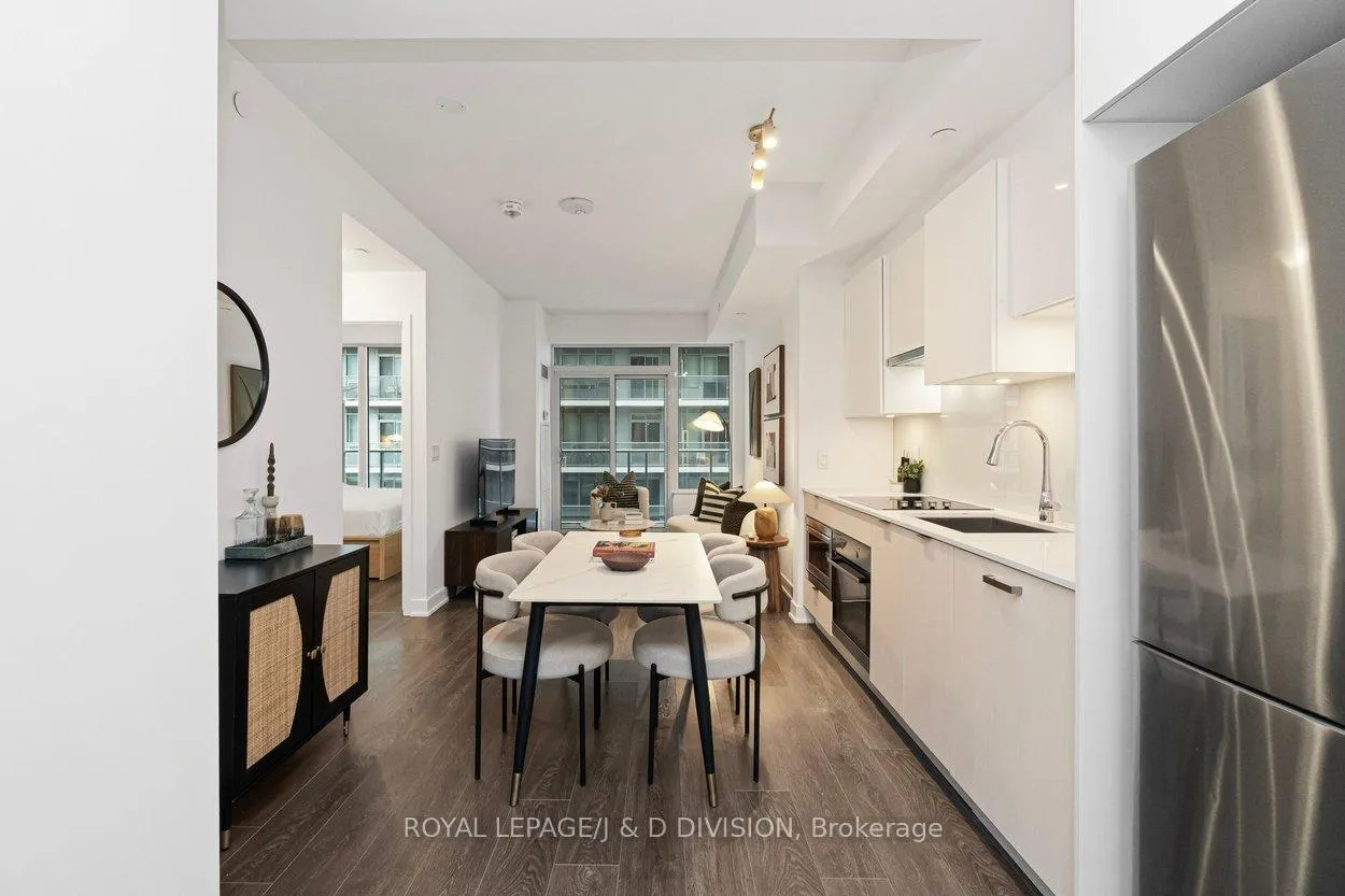 Photo 7 of Unit 1807, 99 Broadway Avenue, Toronto, Mount Pleasant West — HOMEH