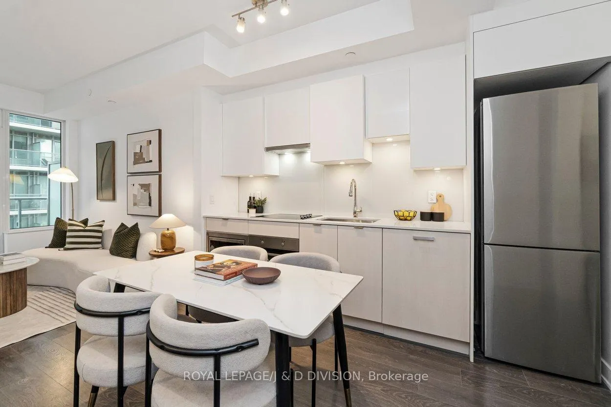 Photo 10 of Unit 1807, 99 Broadway Avenue, Toronto, Mount Pleasant West — HOMEH