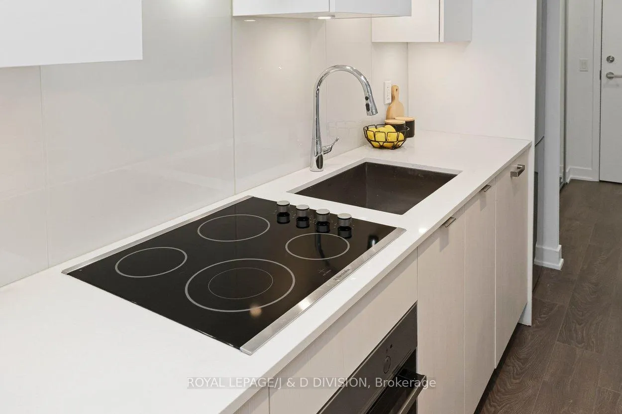 Photo 12 of Unit 1807, 99 Broadway Avenue, Toronto, Mount Pleasant West — HOMEH