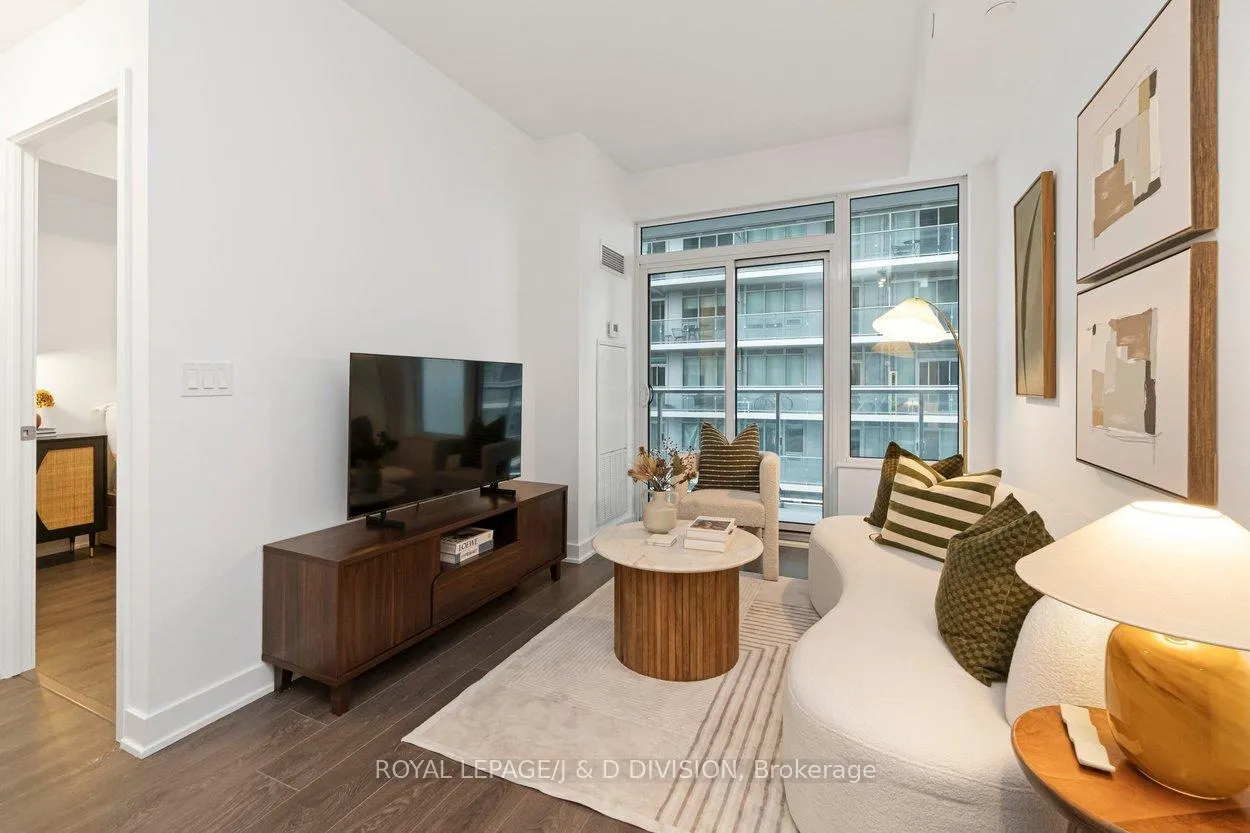 Photo 15 of Unit 1807, 99 Broadway Avenue, Toronto, Mount Pleasant West — HOMEH