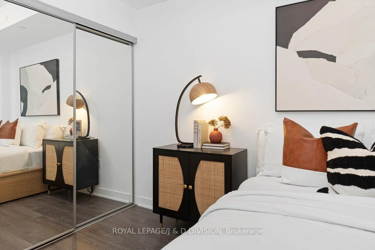 Photo 22 of Unit 1807, 99 Broadway Avenue, Toronto, Mount Pleasant West — HOMEH