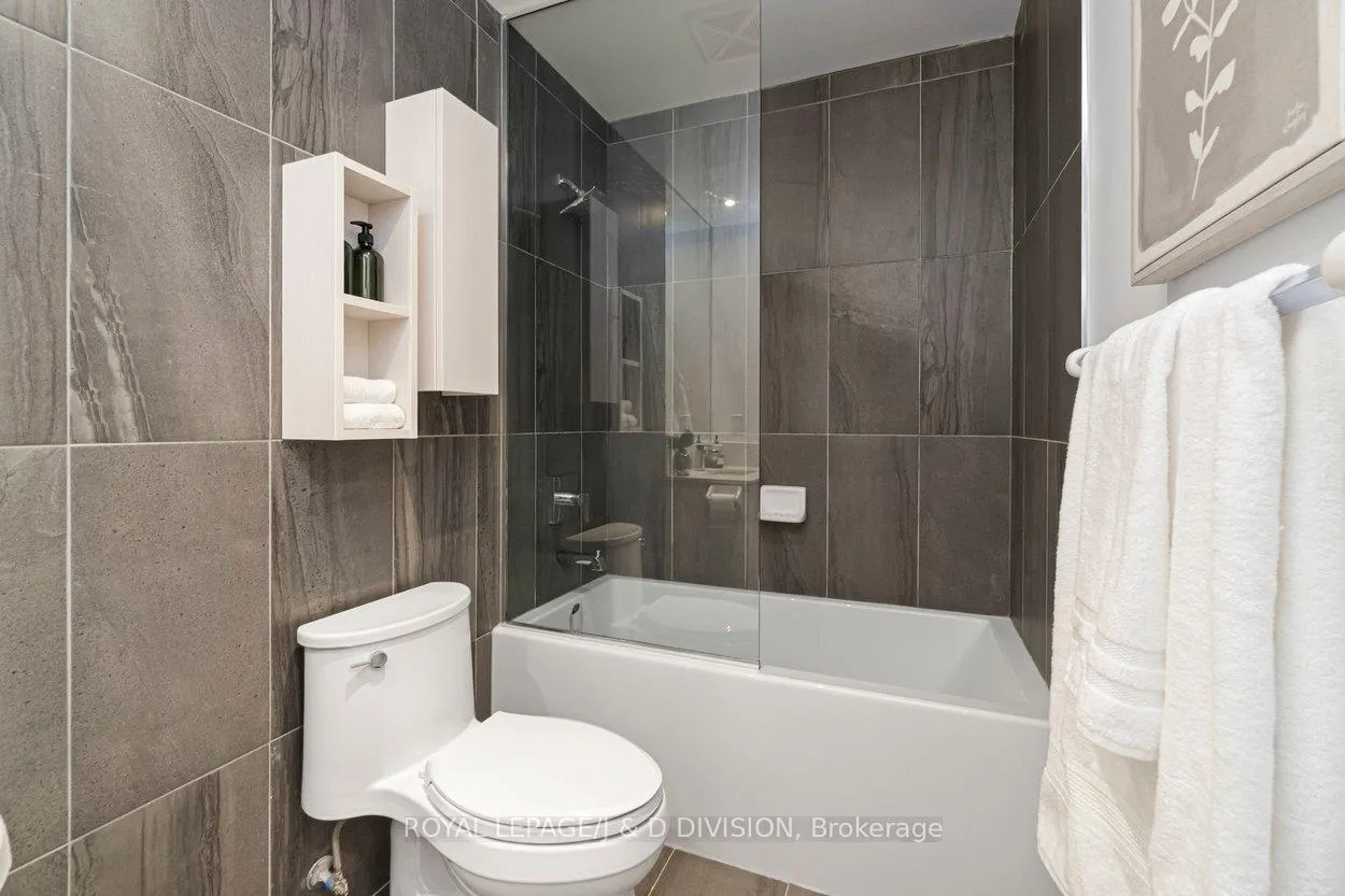 Photo 26 of Unit 1807, 99 Broadway Avenue, Toronto, Mount Pleasant West — HOMEH