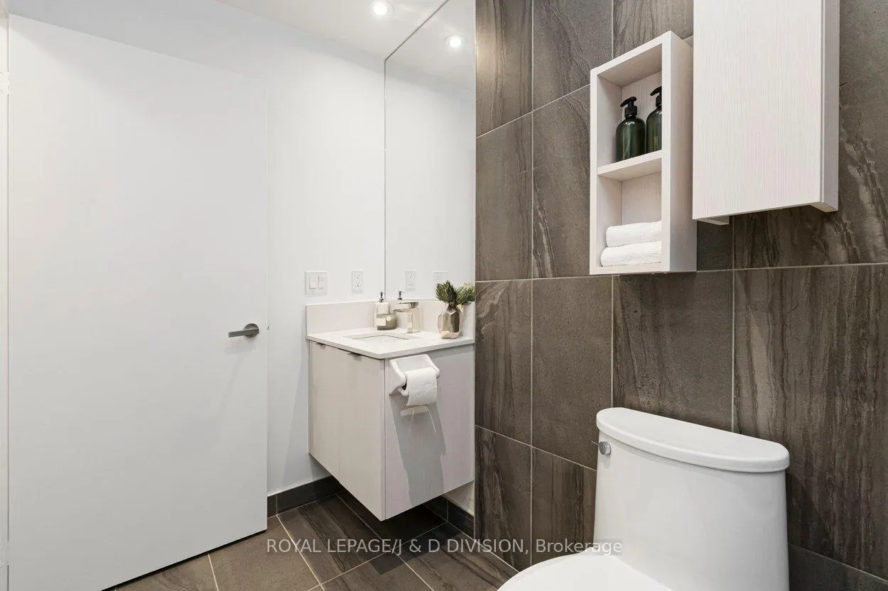 Photo 27 of Unit 1807, 99 Broadway Avenue, Toronto, Mount Pleasant West — HOMEH