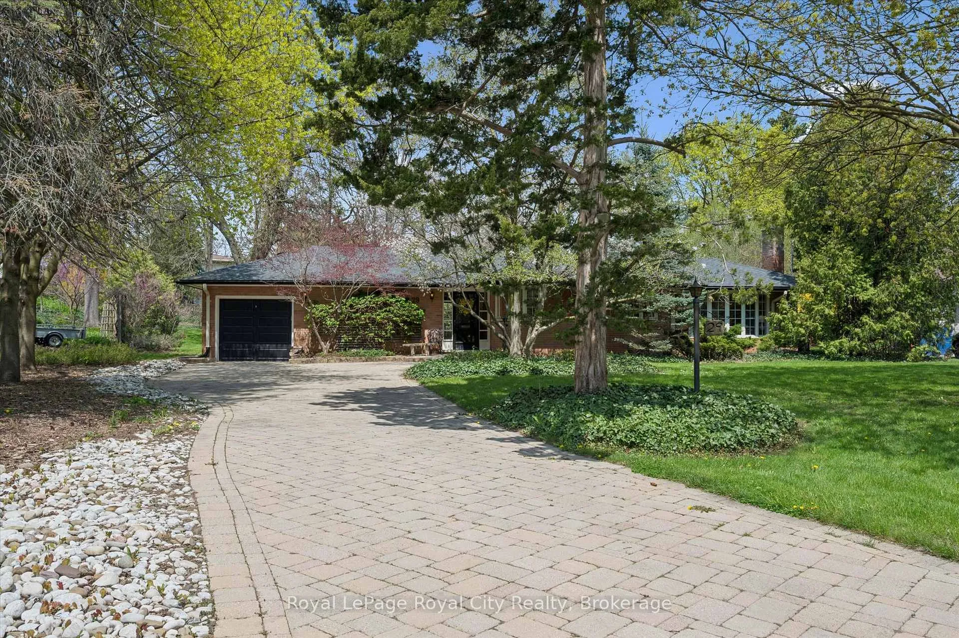 Photo 2 of 29 Lynwood Place, Guelph, Dovercliffe Park/Old University — HOMEH