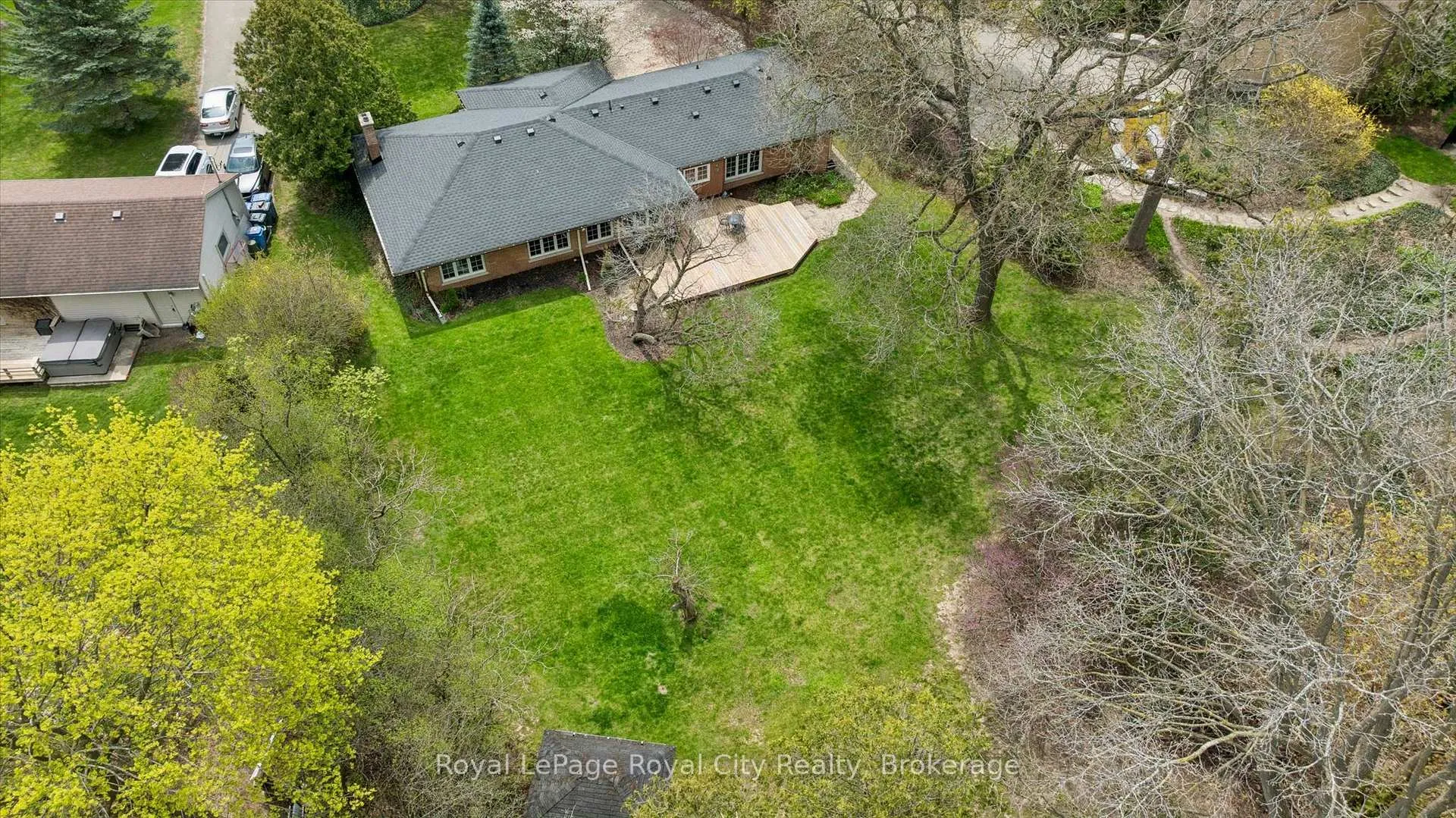 Photo 4 of 29 Lynwood Place, Guelph, Dovercliffe Park/Old University — HOMEH