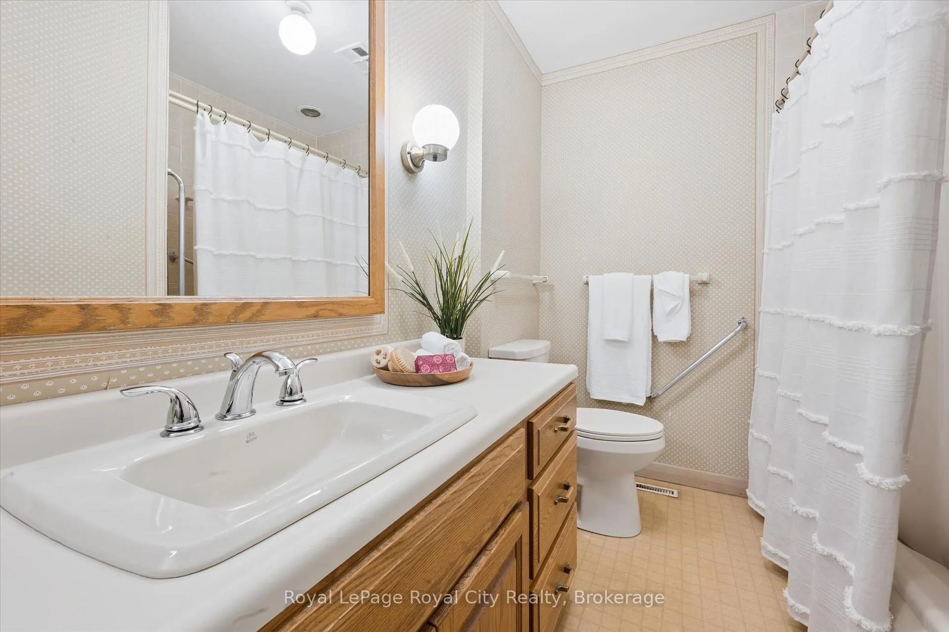 Photo 25 of 29 Lynwood Place, Guelph, Dovercliffe Park/Old University — HOMEH