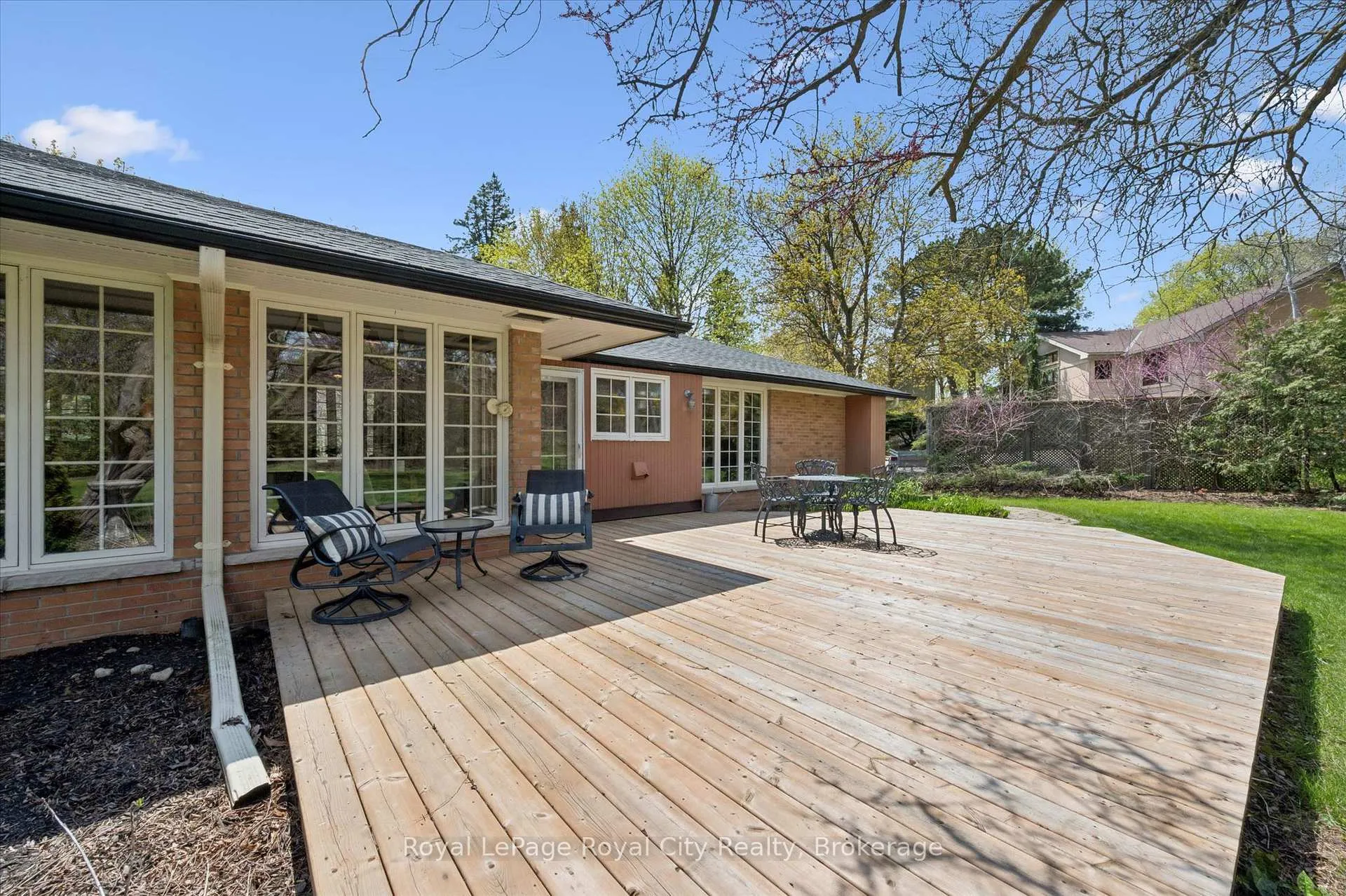 Photo 39 of 29 Lynwood Place, Guelph, Dovercliffe Park/Old University — HOMEH