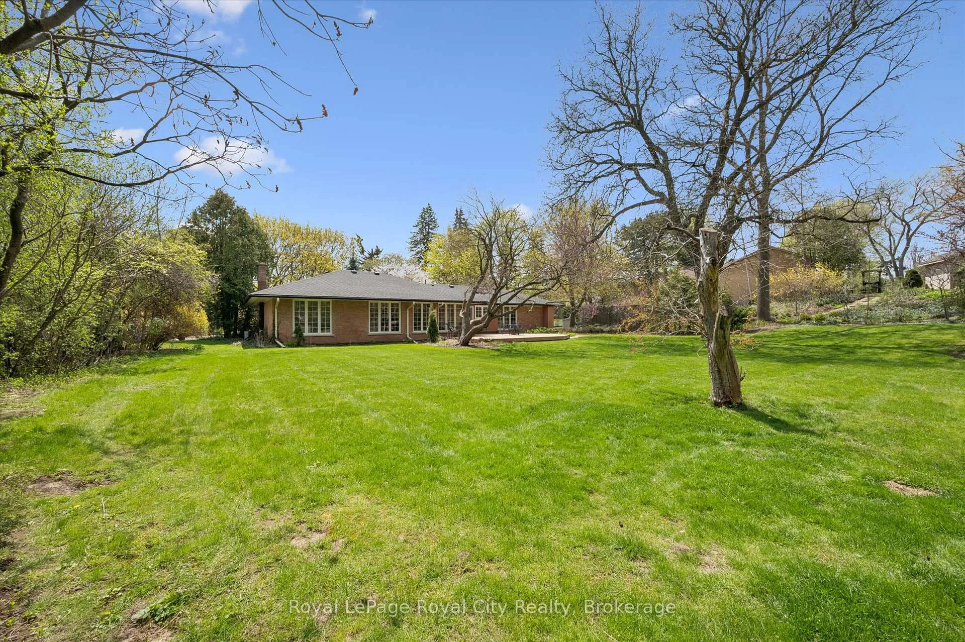Photo 43 of 29 Lynwood Place, Guelph, Dovercliffe Park/Old University — HOMEH