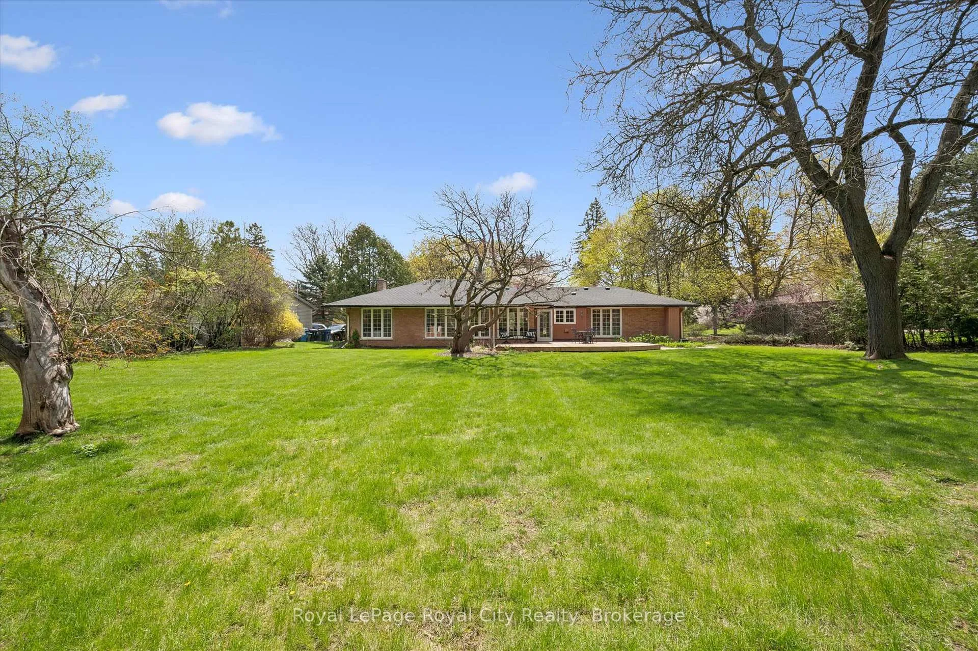 Photo 44 of 29 Lynwood Place, Guelph, Dovercliffe Park/Old University — HOMEH