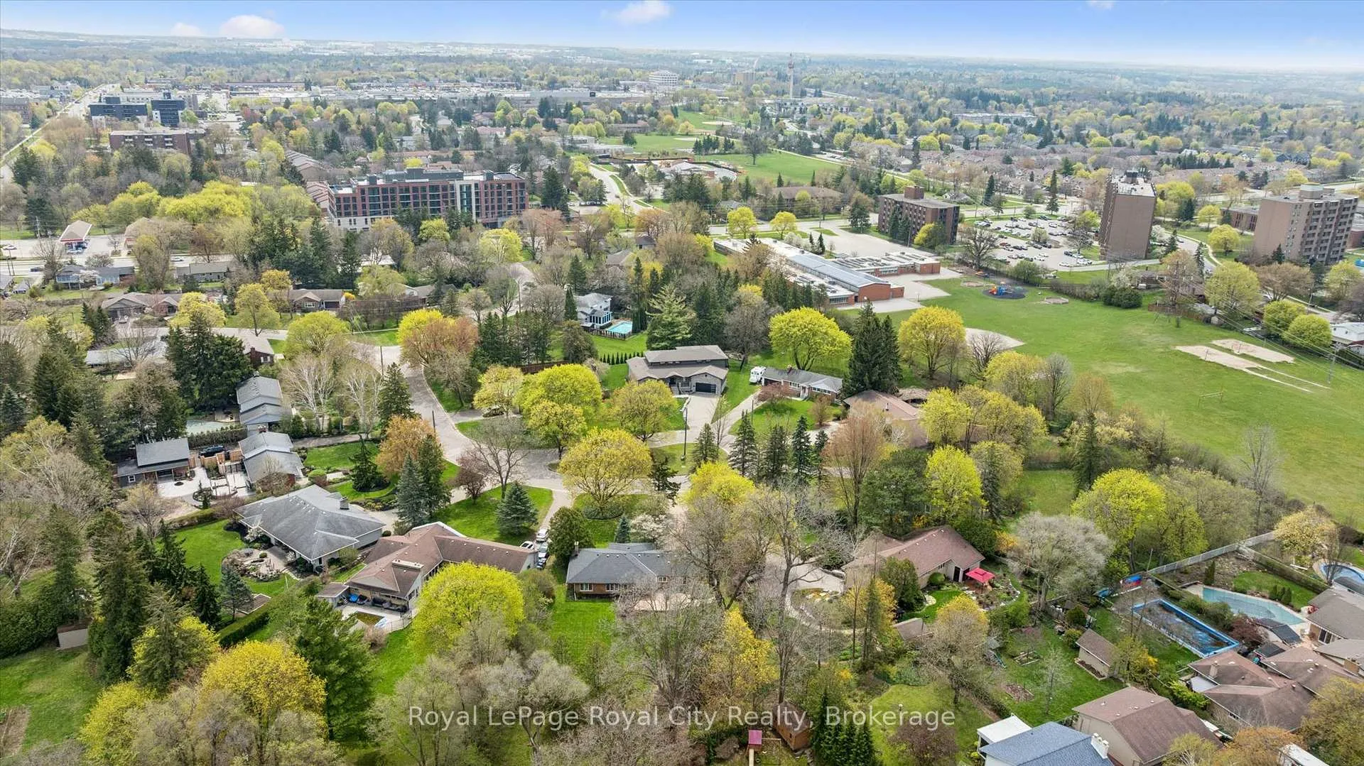 Photo 46 of 29 Lynwood Place, Guelph, Dovercliffe Park/Old University — HOMEH