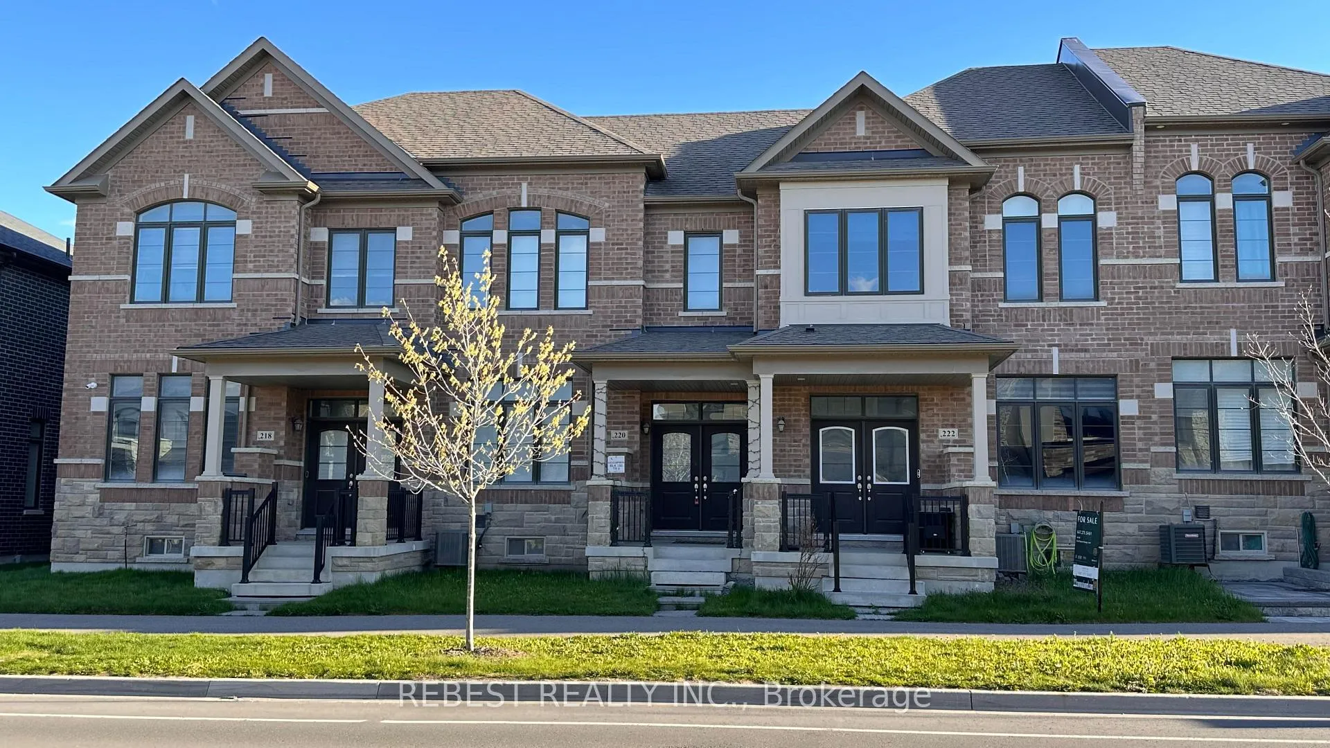 Photo 1 of 220 Coronation Road, Whitby, Williamsburg — HOMEH